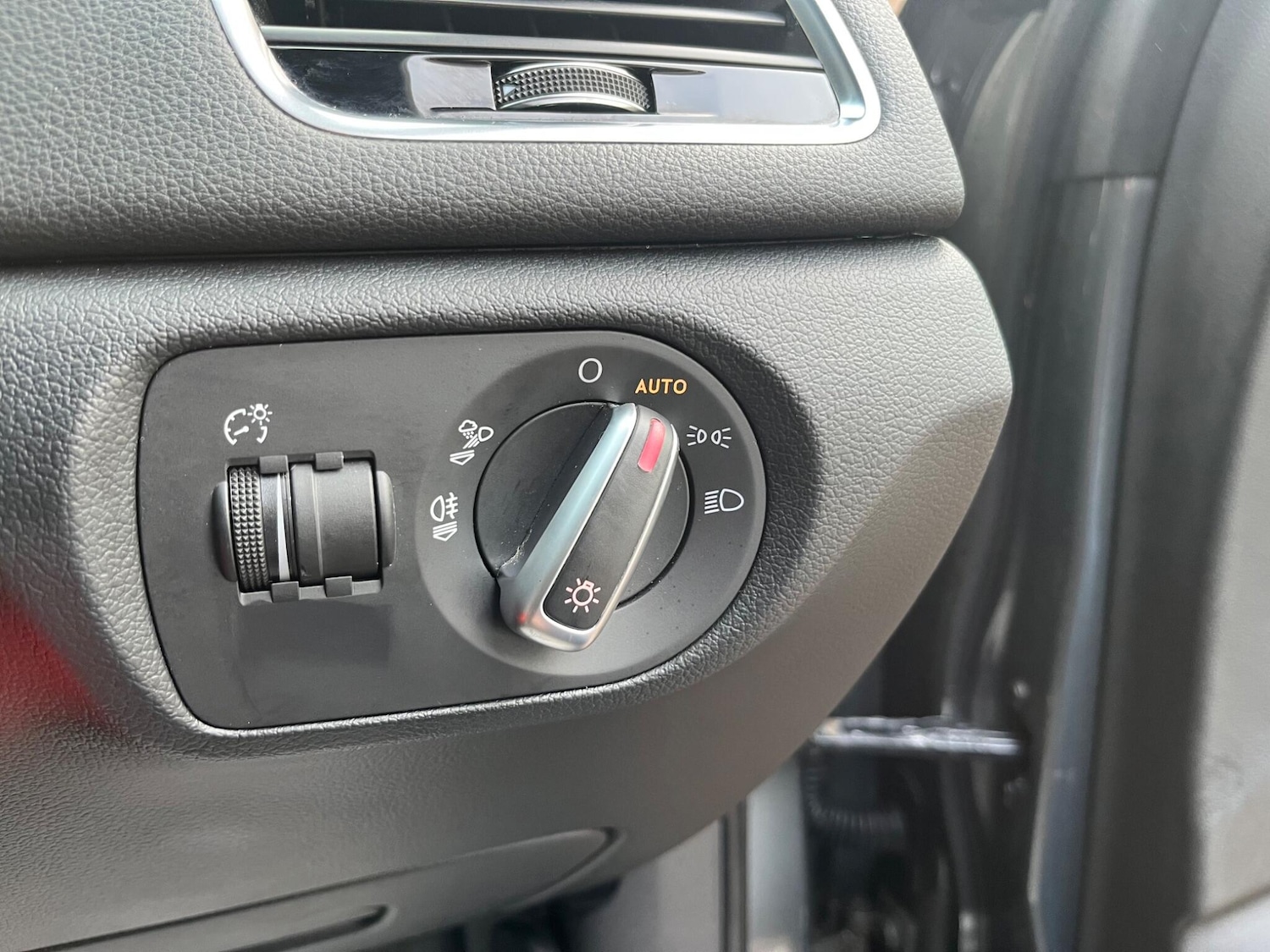 Used Audi Q3 2015 for sale - 77230100: Photo 26