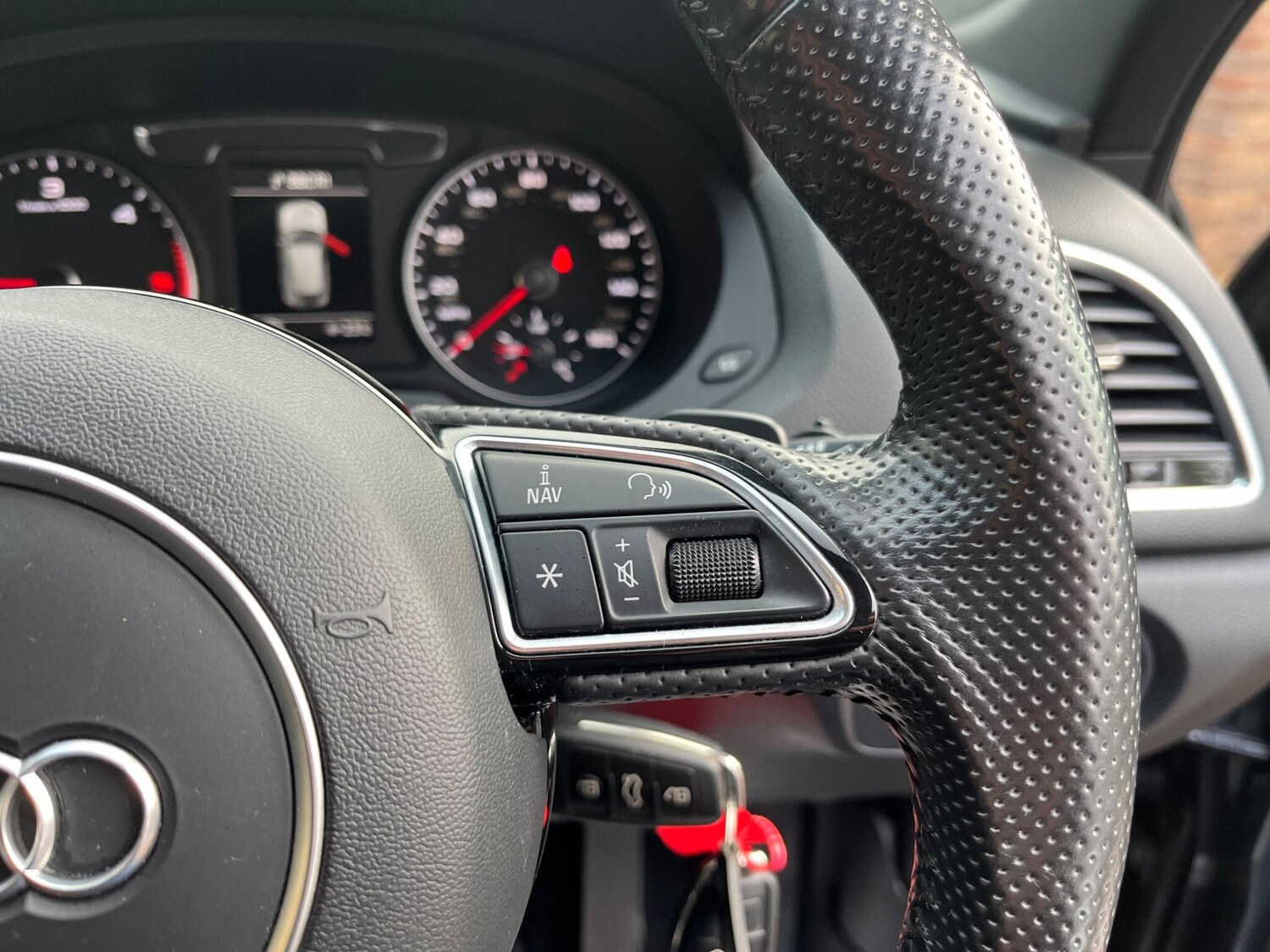 Used Audi Q3 2015 for sale - 77230100: Photo 28