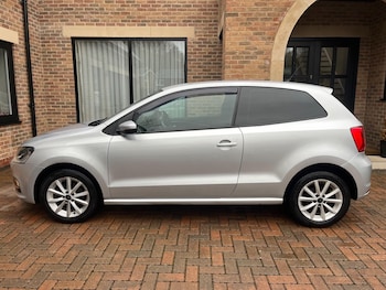 Used Volkswagen Polo 2016 for sale - 77230046: Photo