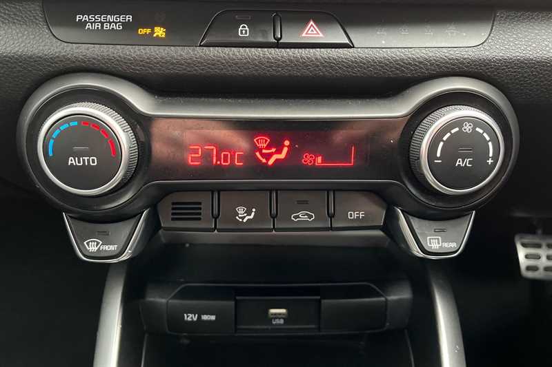 Used Kia Stonic 2023 for sale - 76745605: Photo 15