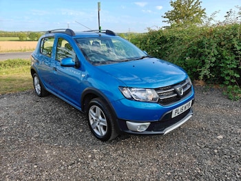 Used Dacia Sandero Stepway 2015 for sale - 79274908: Photo
