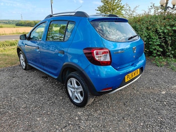 Used Dacia Sandero Stepway 2015 for sale - 79274908: Photo