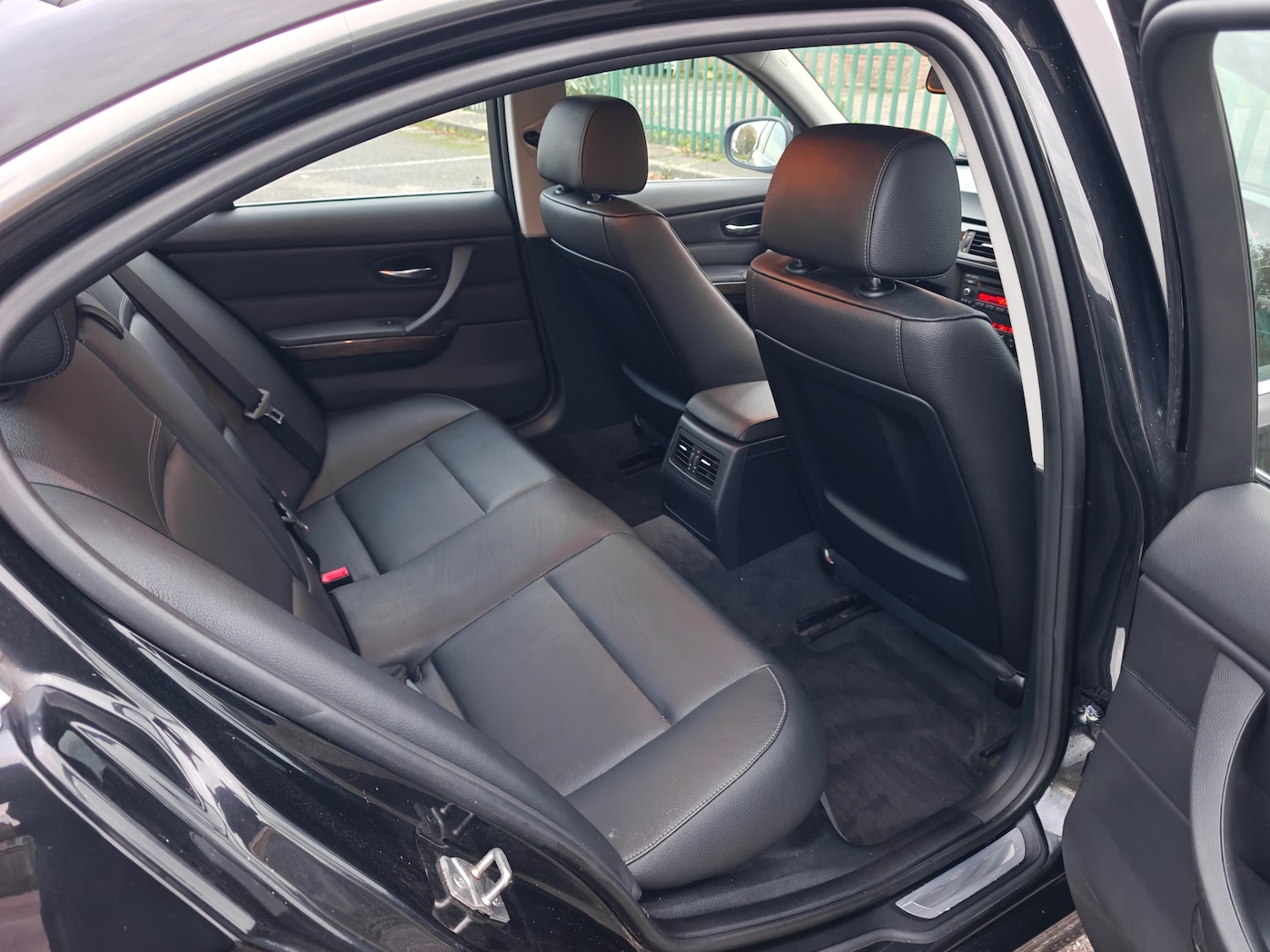 Used BMW 3 Series 2011 for sale - 76568222: Photo 32