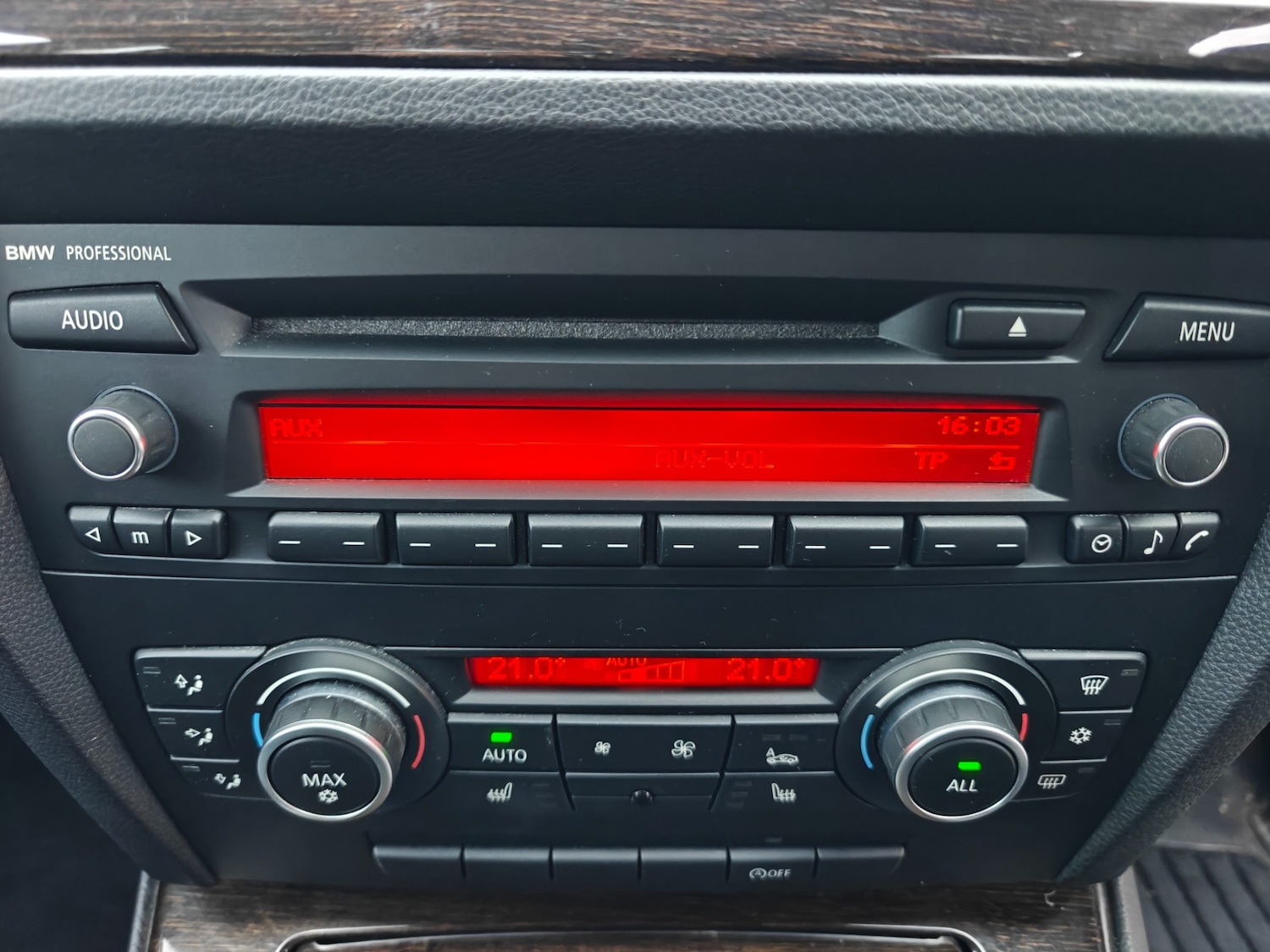 Used BMW 3 Series 2011 for sale - 76568222: Photo 39