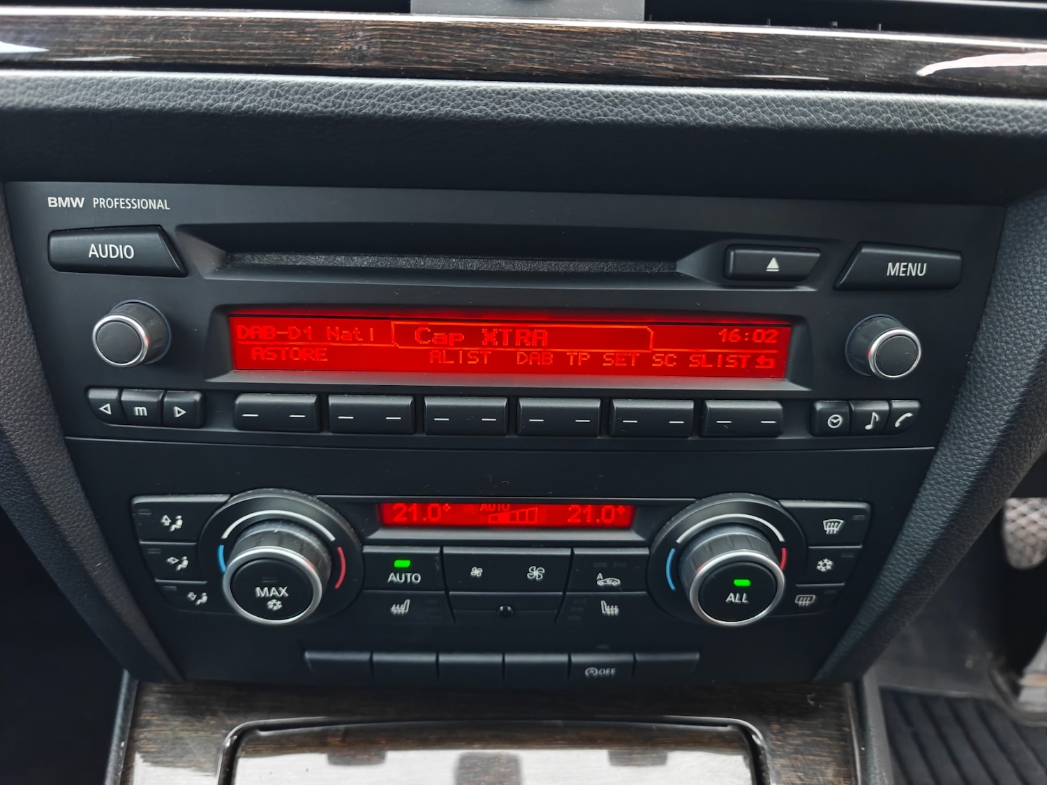 Used BMW 3 Series 2011 for sale - 76568222: Photo 40