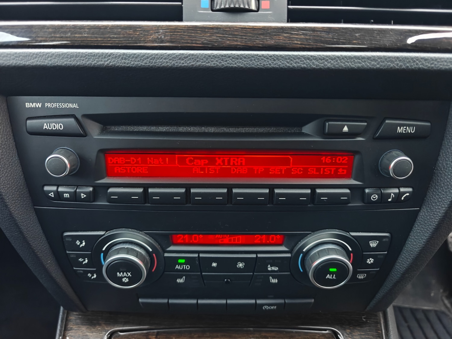 Used BMW 3 Series 2011 for sale - 76568222: Photo 41