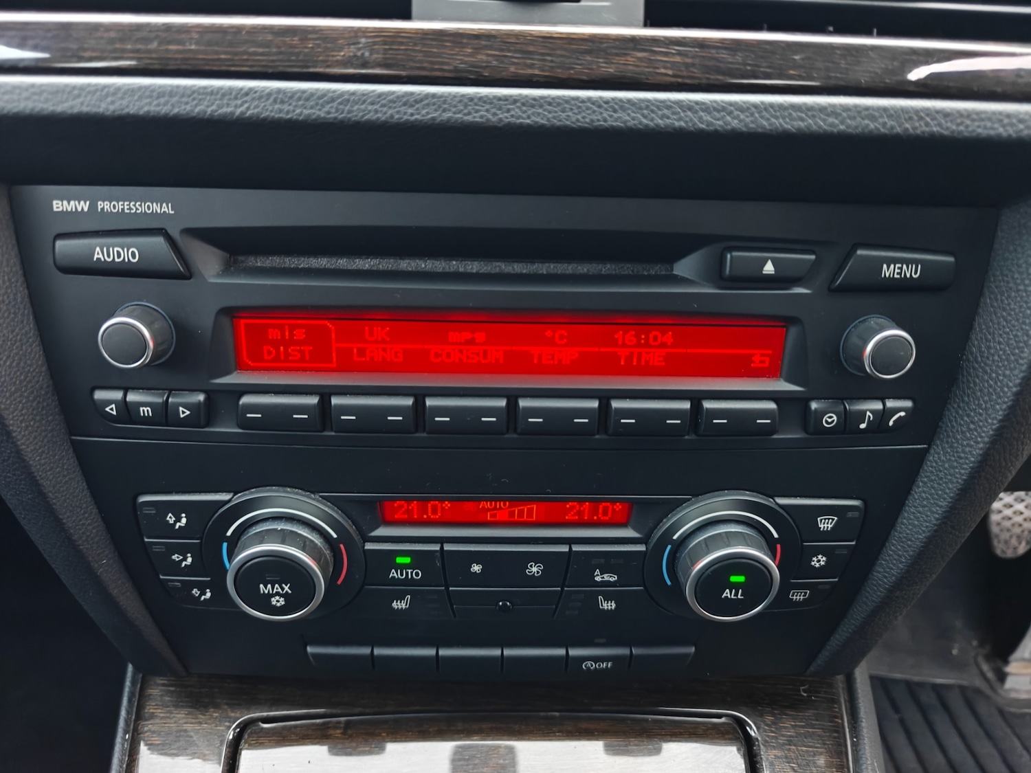 Used BMW 3 Series 2011 for sale - 76568222: Photo 44