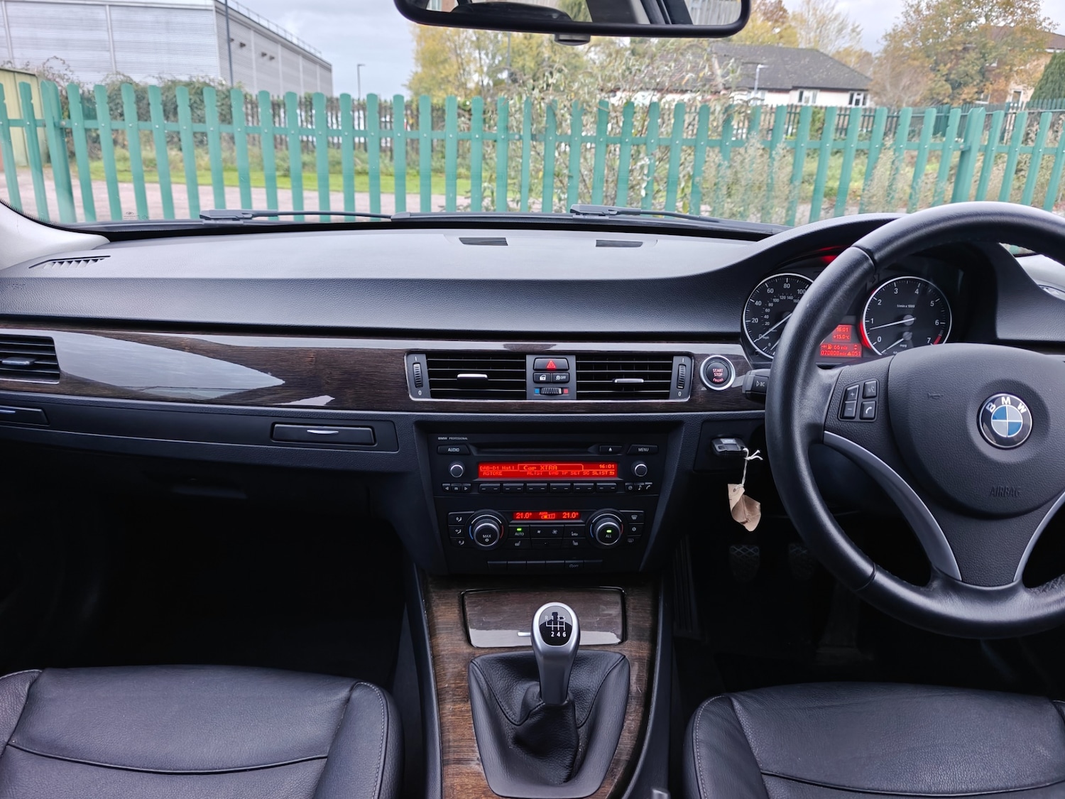 Used BMW 3 Series 2011 for sale - 76568222: Photo 57