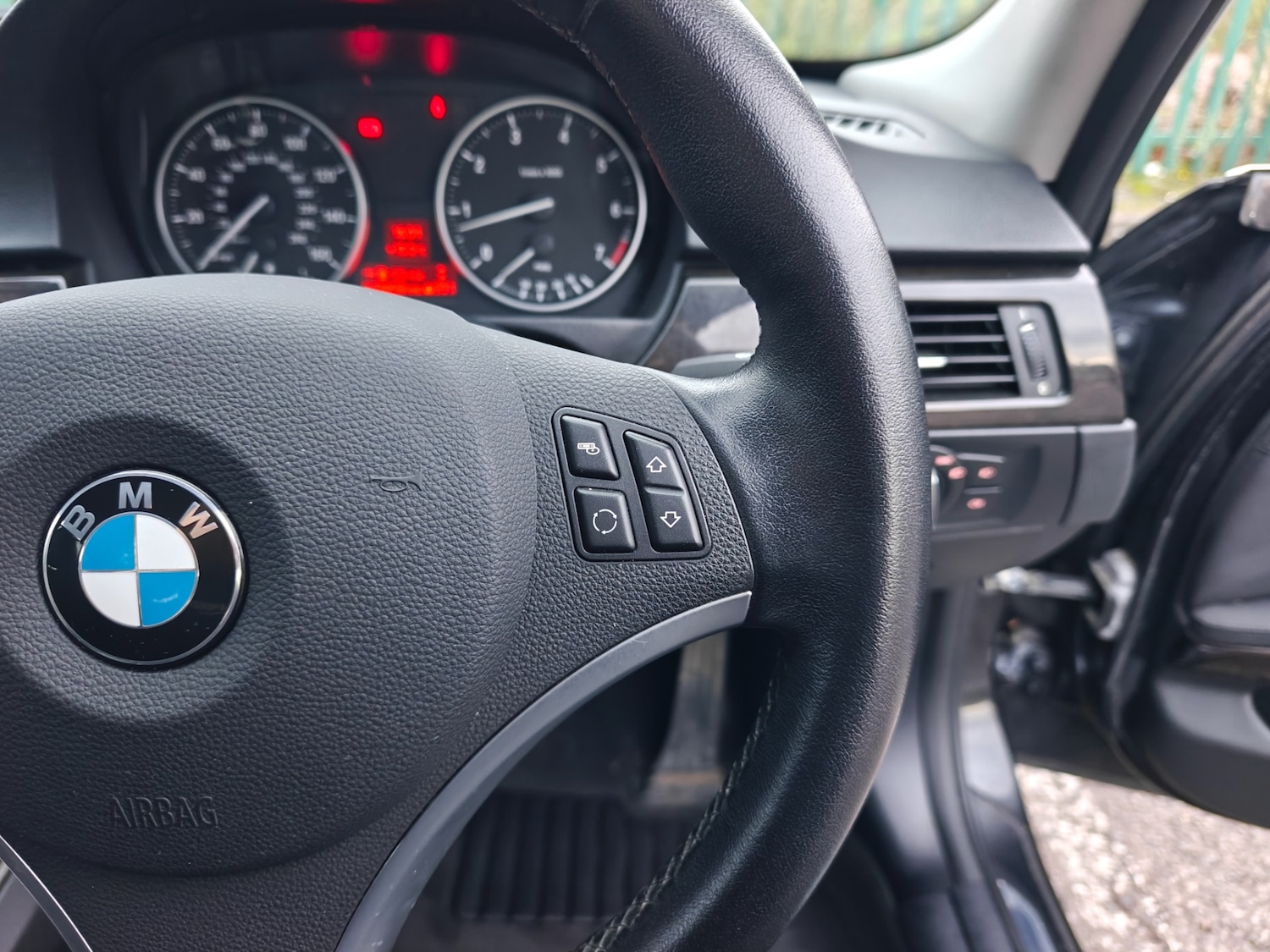 Used BMW 3 Series 2011 for sale - 76568222: Photo 62