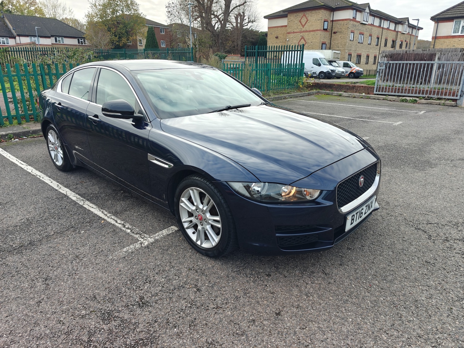 Used Jaguar XE 2016 for sale - 76583442: Photo 1