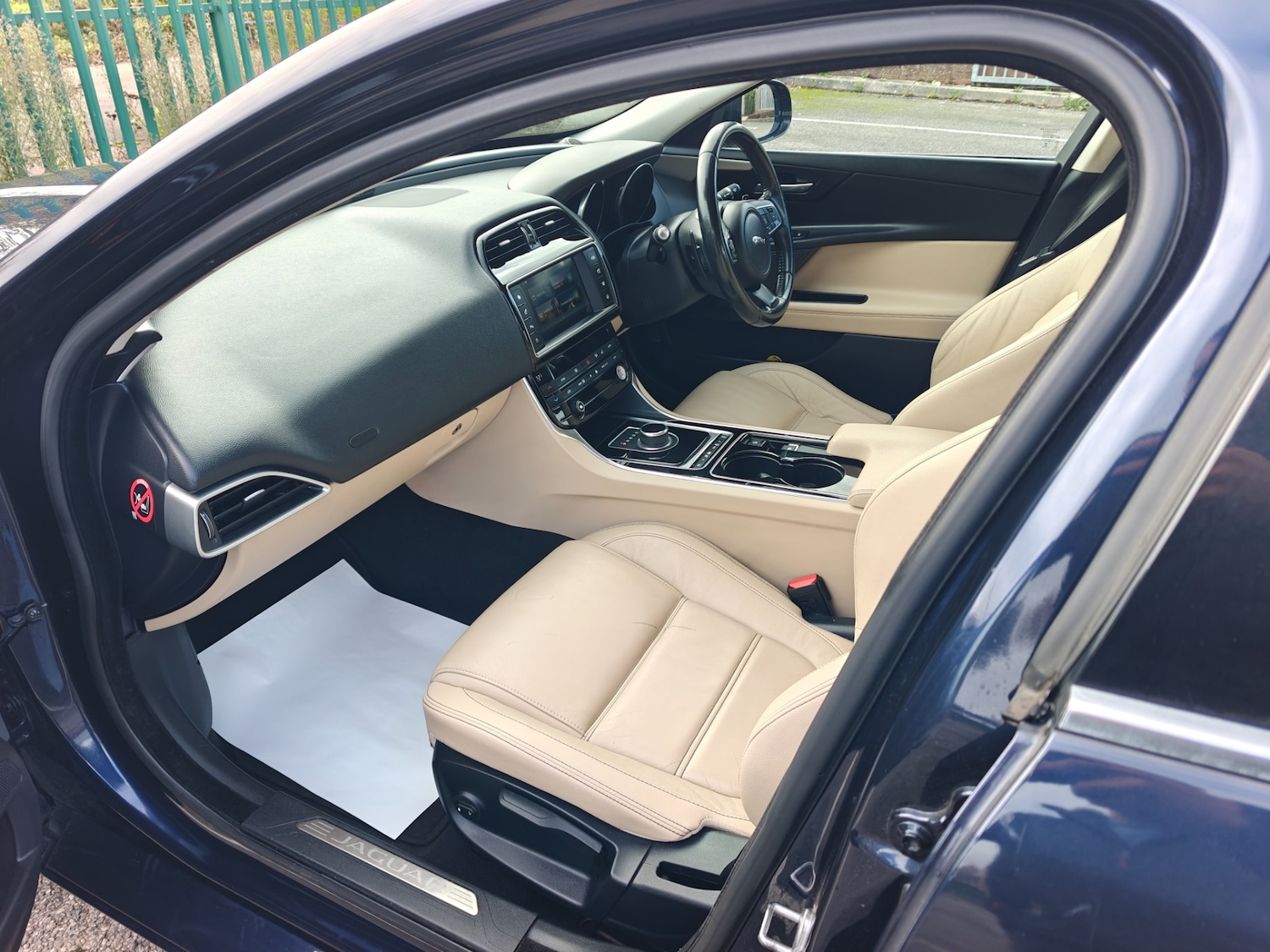 Used Jaguar XE 2016 for sale - 76583442: Photo 35