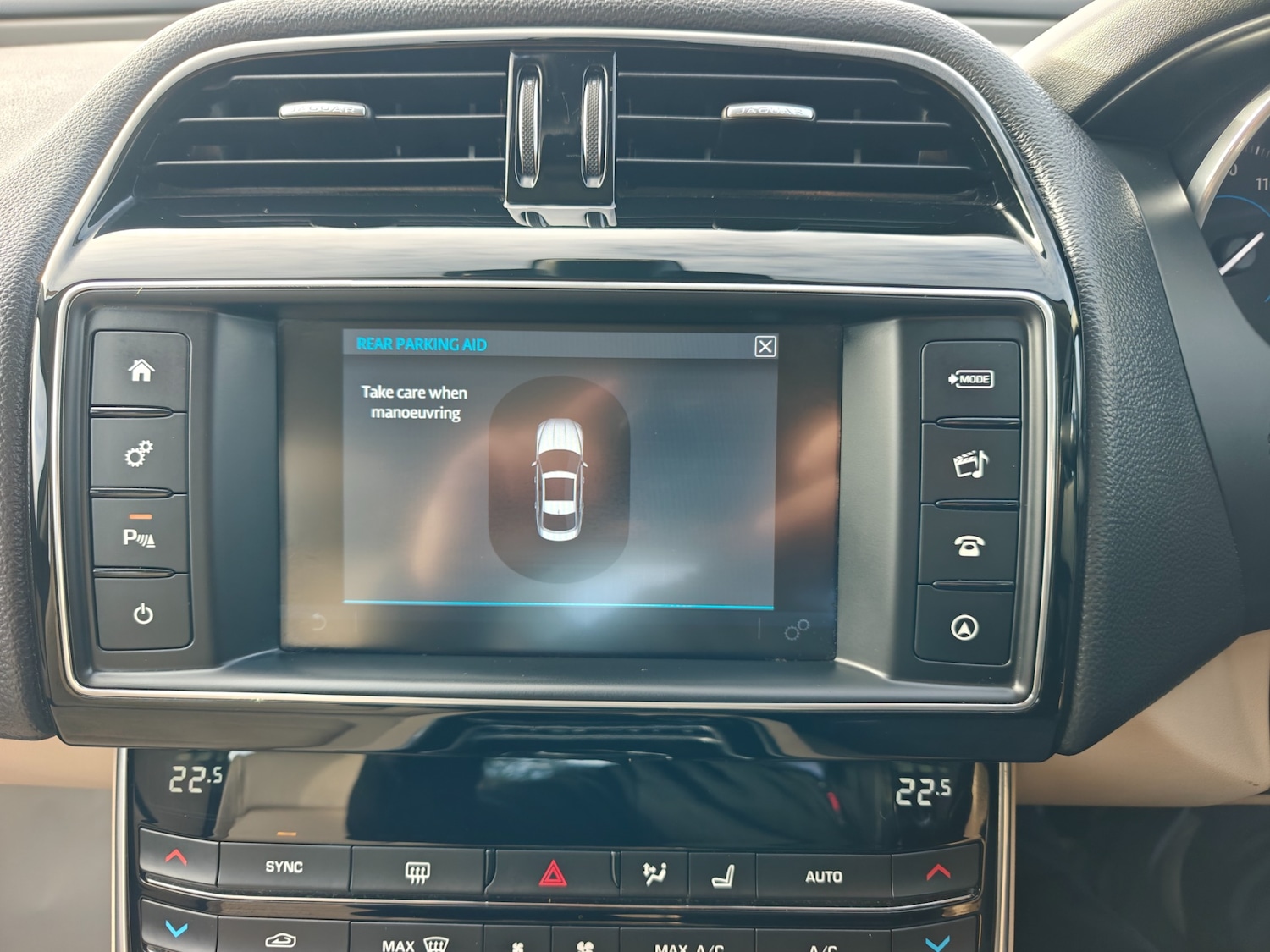 Used Jaguar XE 2016 for sale - 76583442: Photo 40