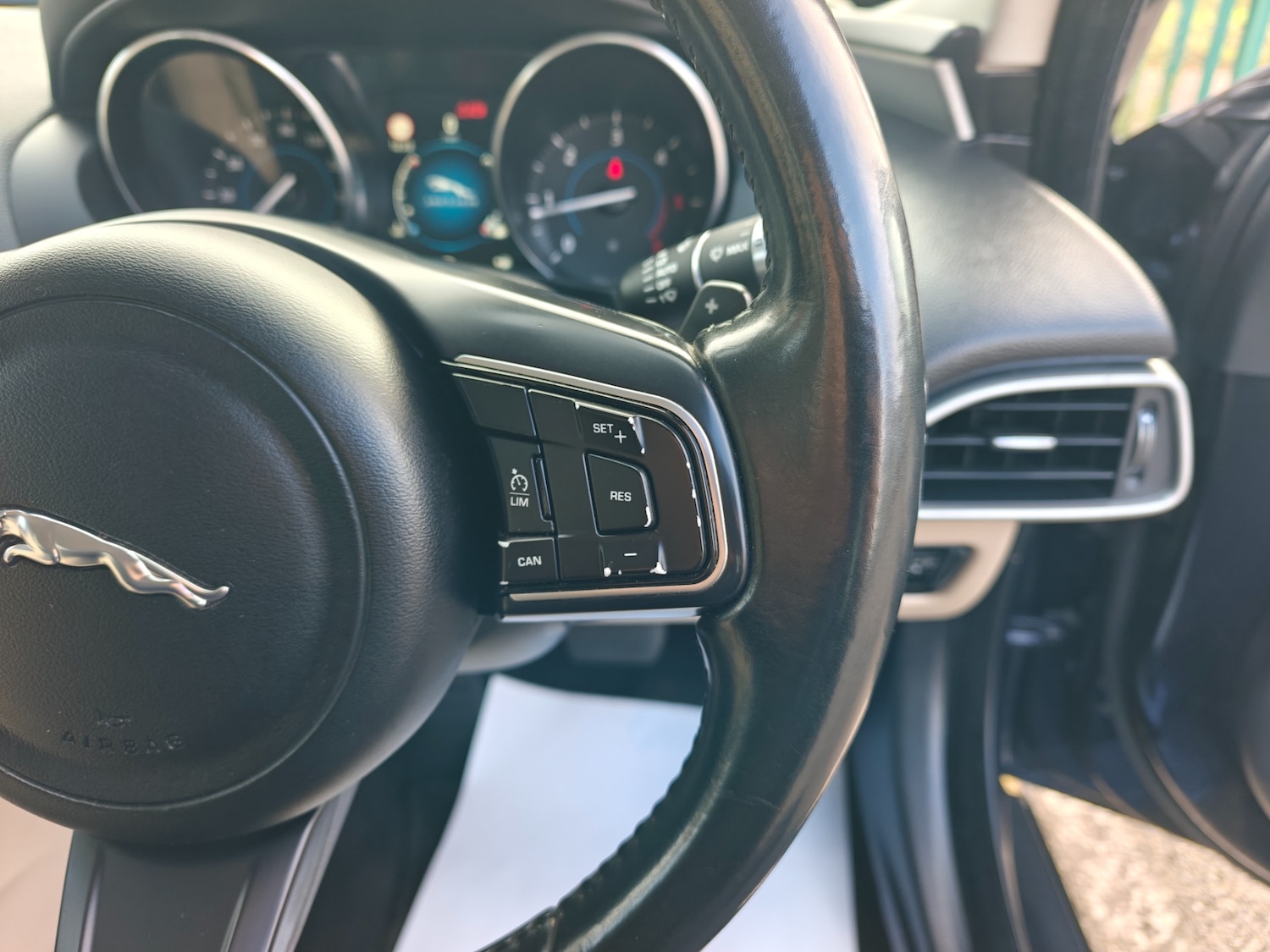 Used Jaguar XE 2016 for sale - 76583442: Photo 63