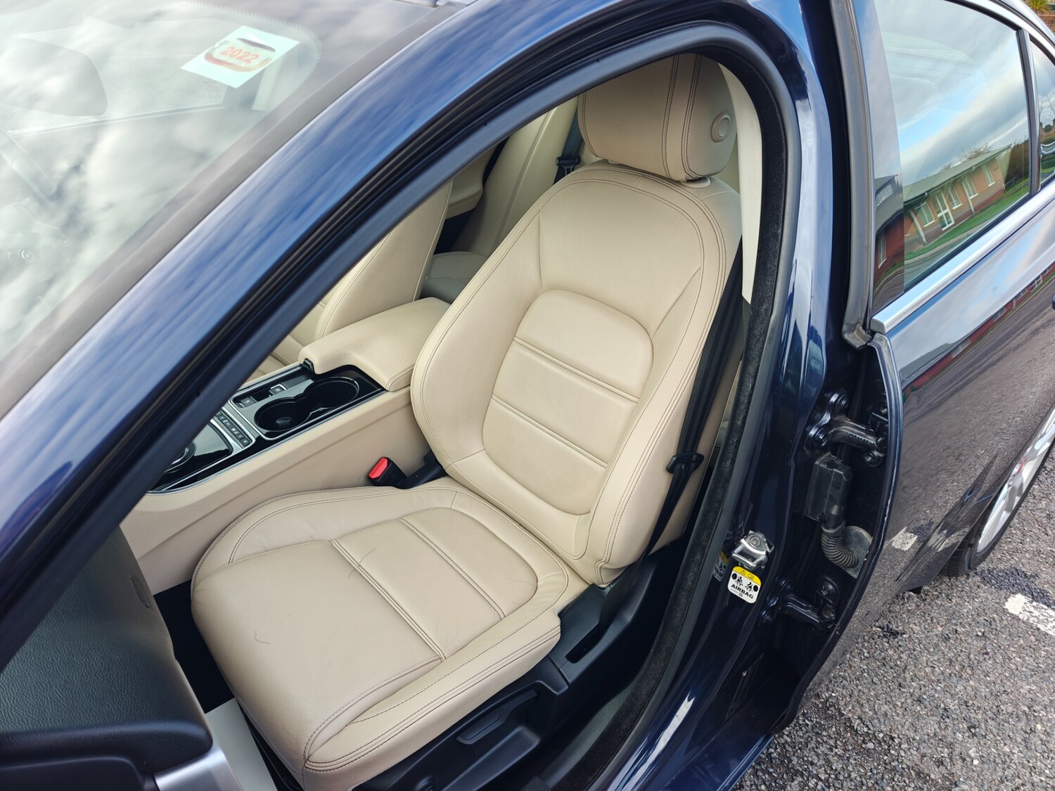 Used Jaguar XE 2016 for sale - 76583442: Photo 65