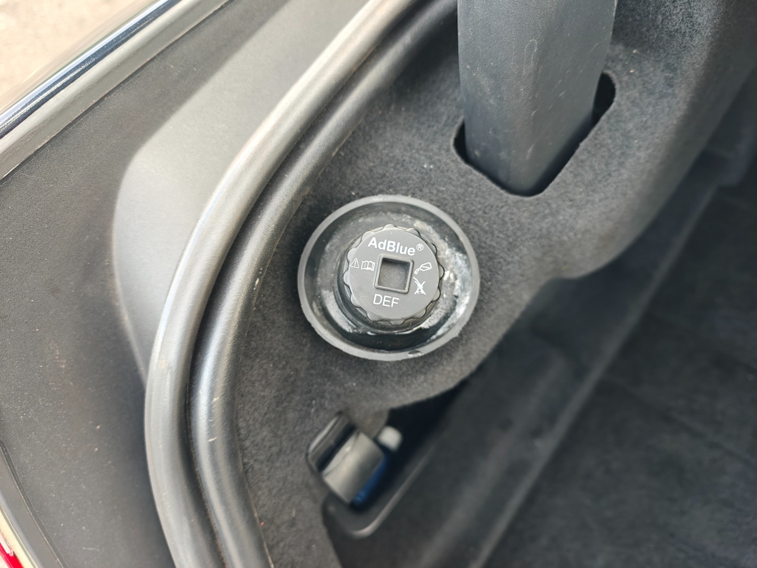 Used Jaguar XE 2016 for sale - 76583442: Photo 87