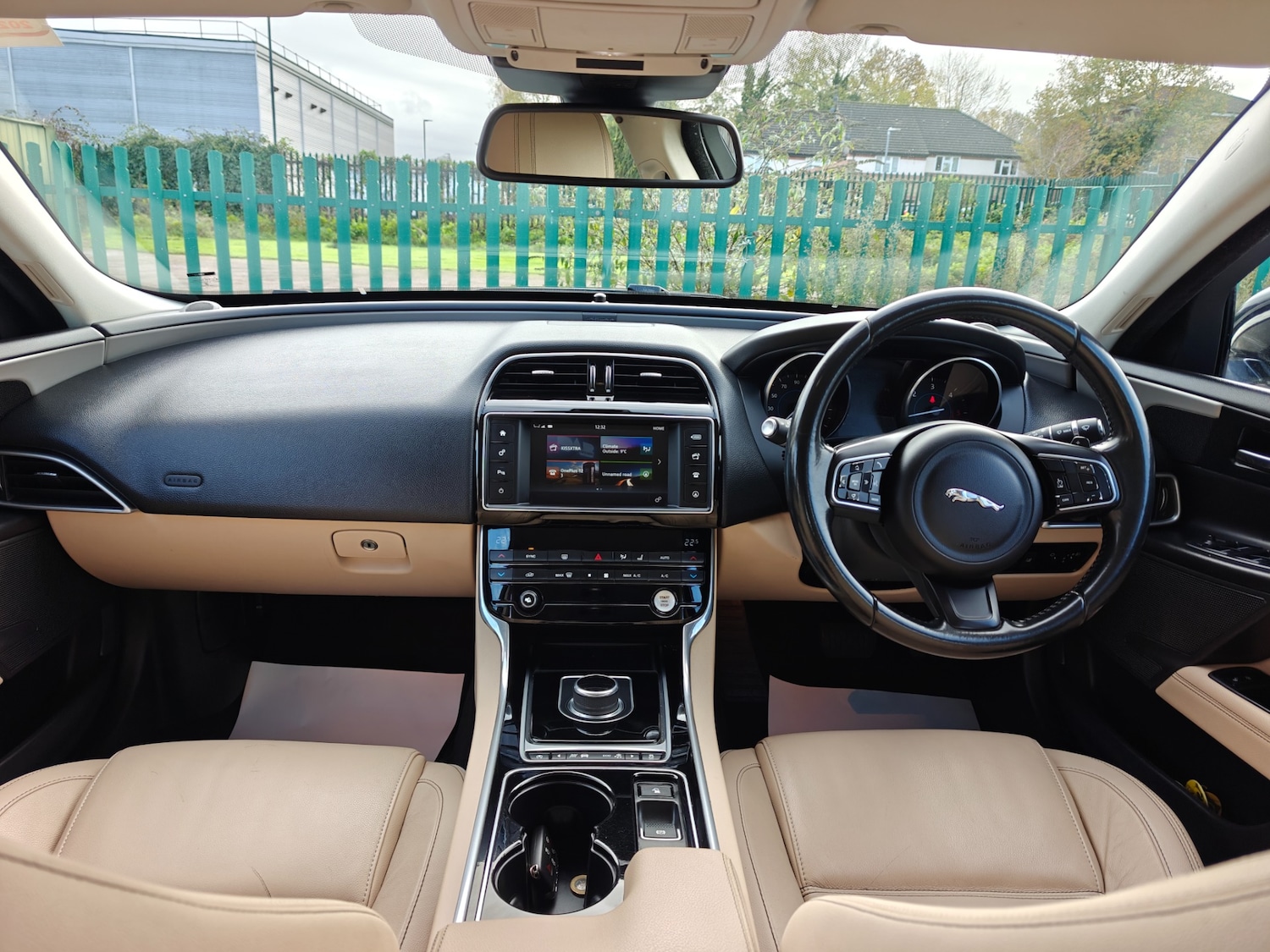 Used Jaguar XE 2016 for sale - 76583442: Photo 9