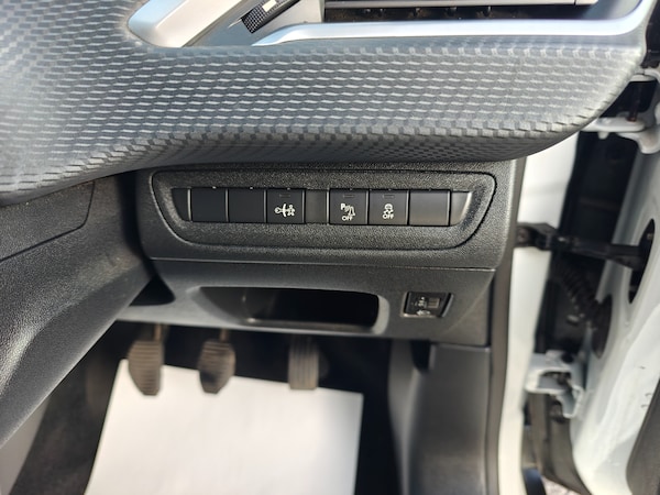 Used Peugeot 2008 2014 for sale - 75022230: Photo 74