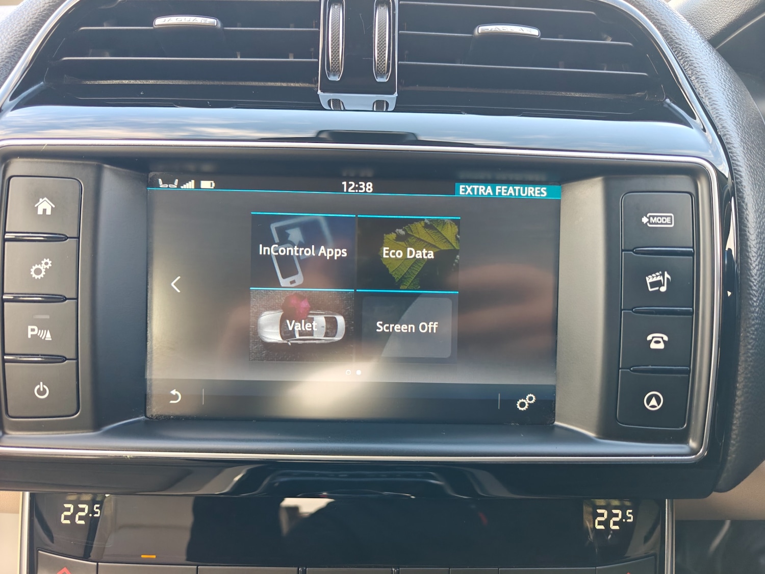 Used Jaguar XE 2016 for sale - 77318705: Photo 32