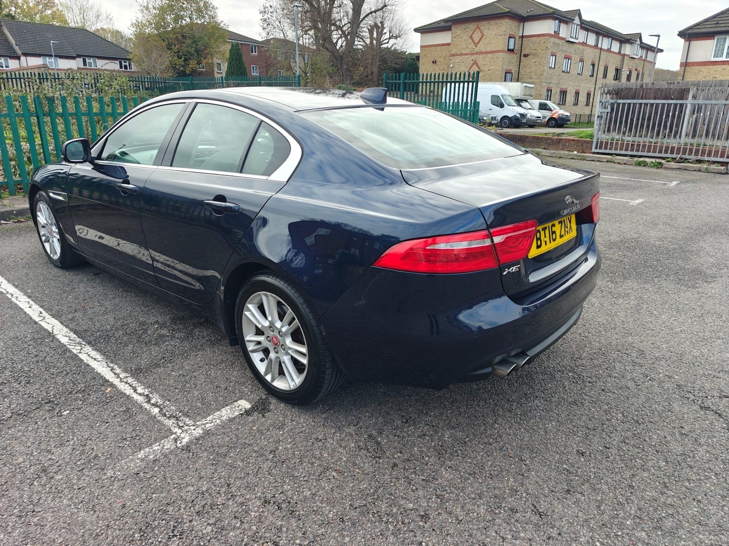 Used Jaguar XE 2016 for sale - 77318705: Photo 4