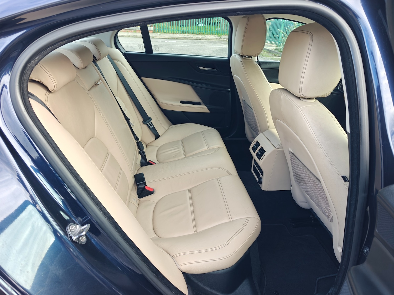 Used Jaguar XE 2016 for sale - 77318705: Photo 8