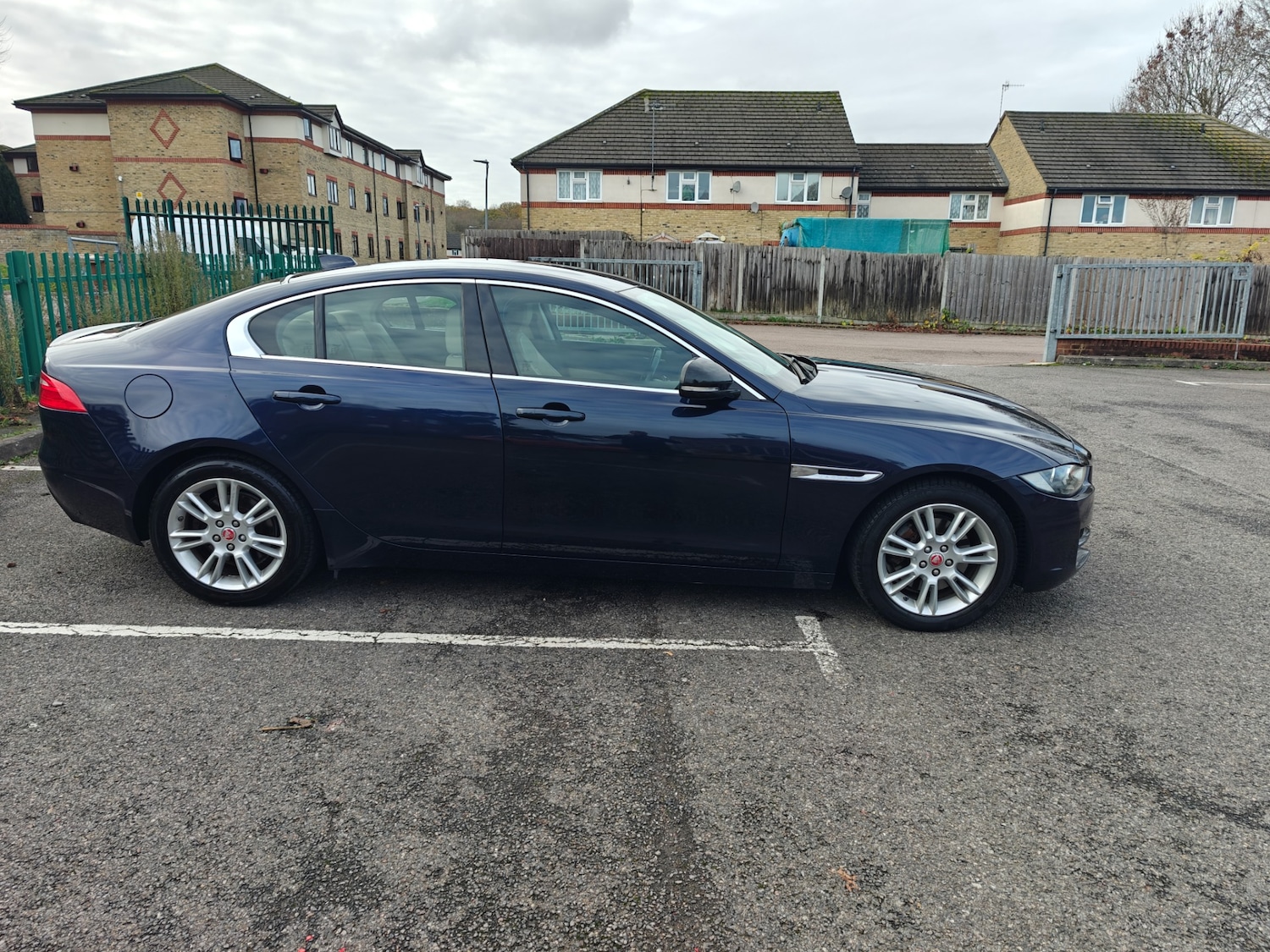 Used Jaguar XE 2016 for sale - 77318705: Photo 86