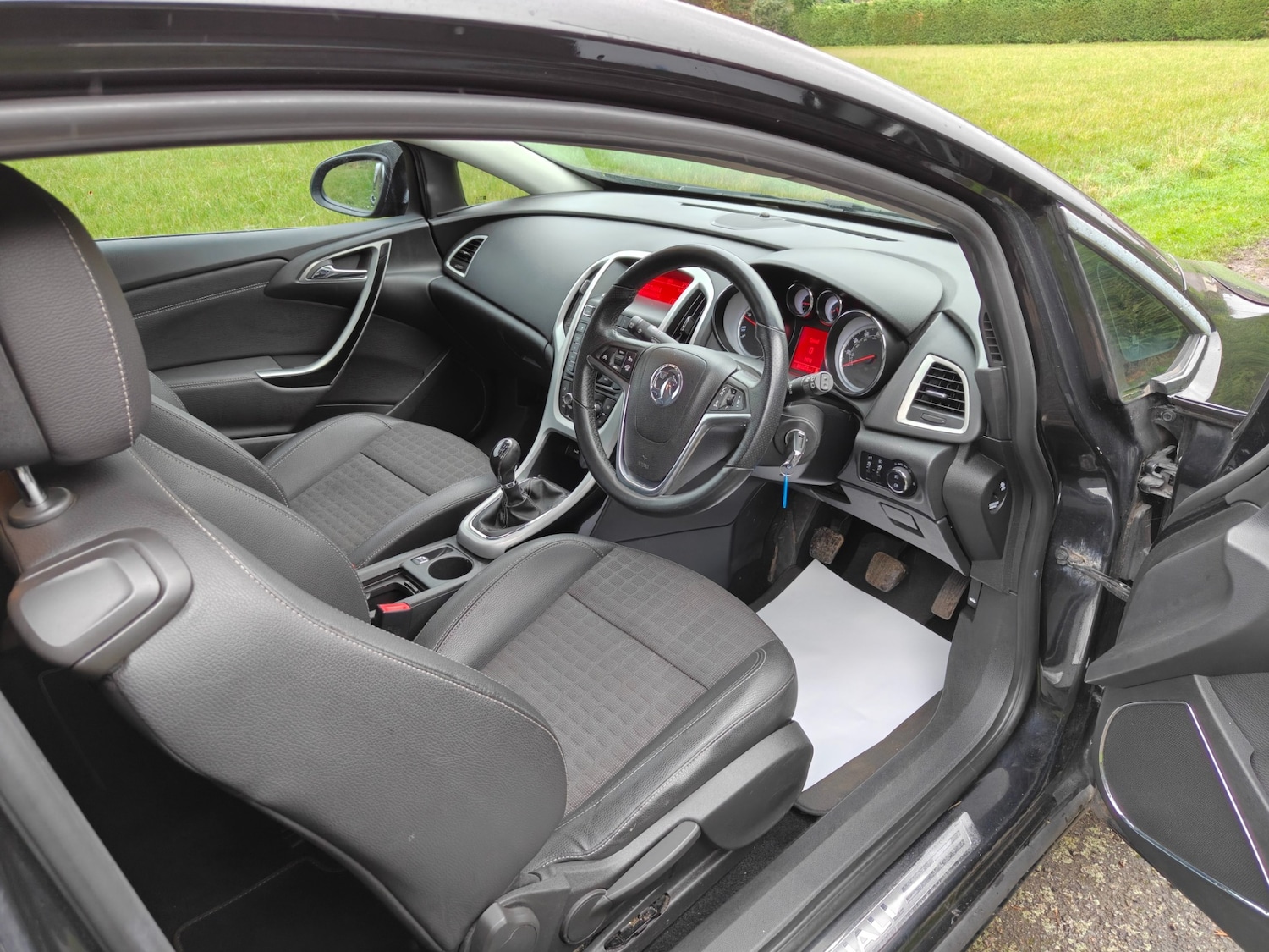 Used Vauxhall Astra GTC 2012 for sale - 76682485: Photo 28