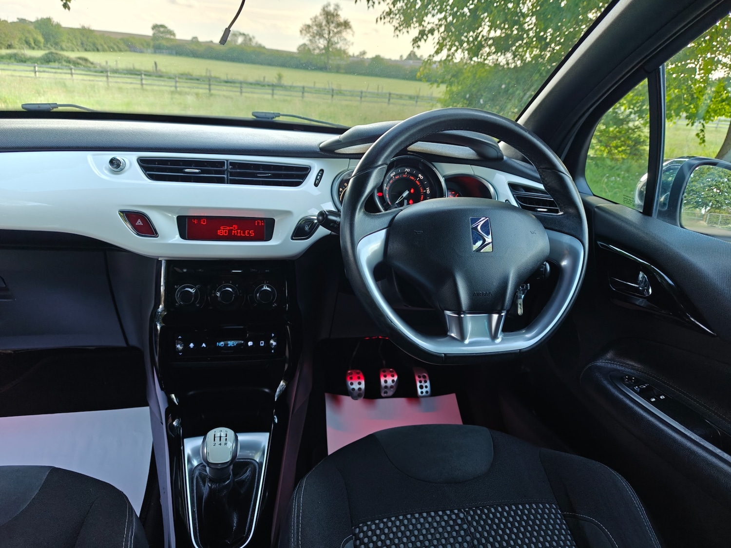 Used Citroen DS3 2010 for sale - 76831223: Photo 10