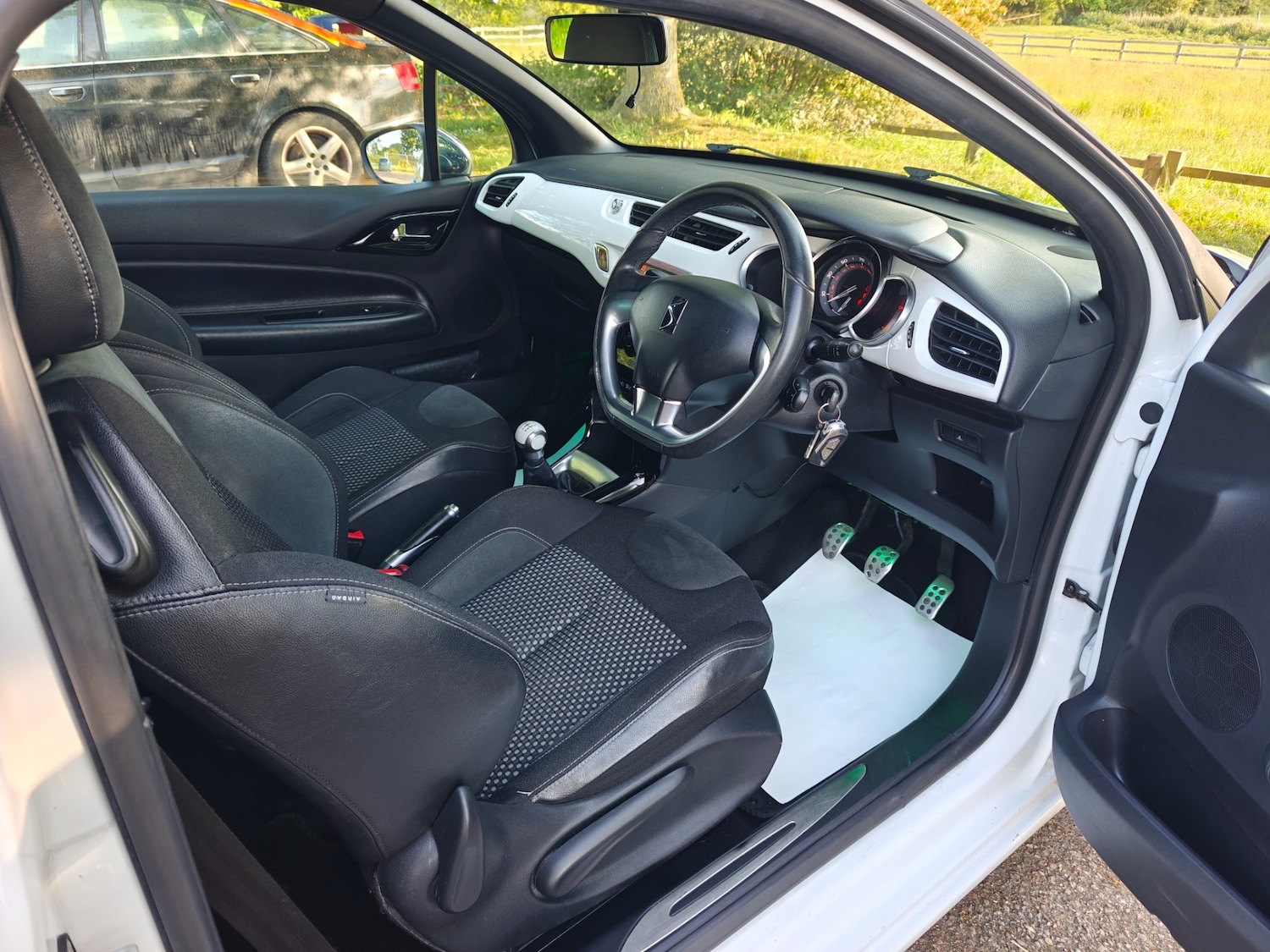 Used Citroen DS3 2010 for sale - 76831223: Photo 25