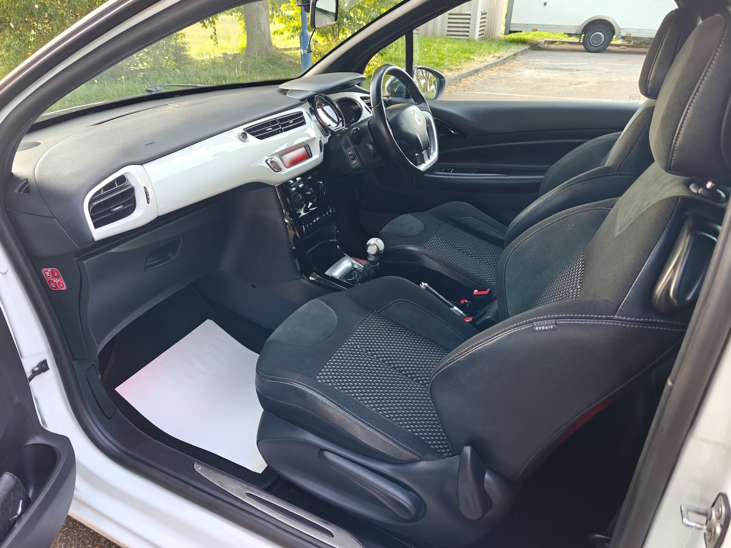 Used Citroen DS3 2010 for sale - 76831223: Photo 29