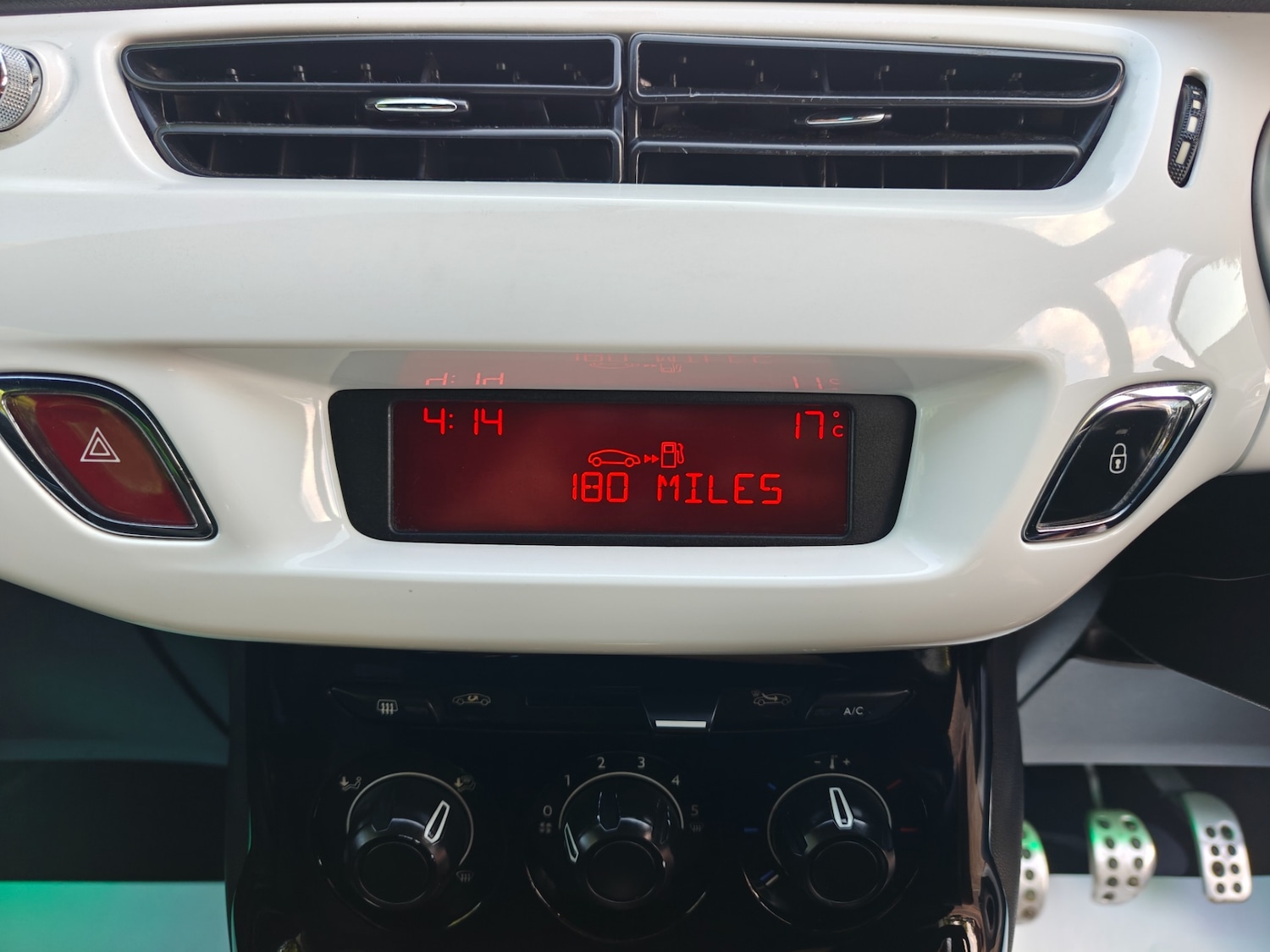 Used Citroen DS3 2010 for sale - 76831223: Photo 43