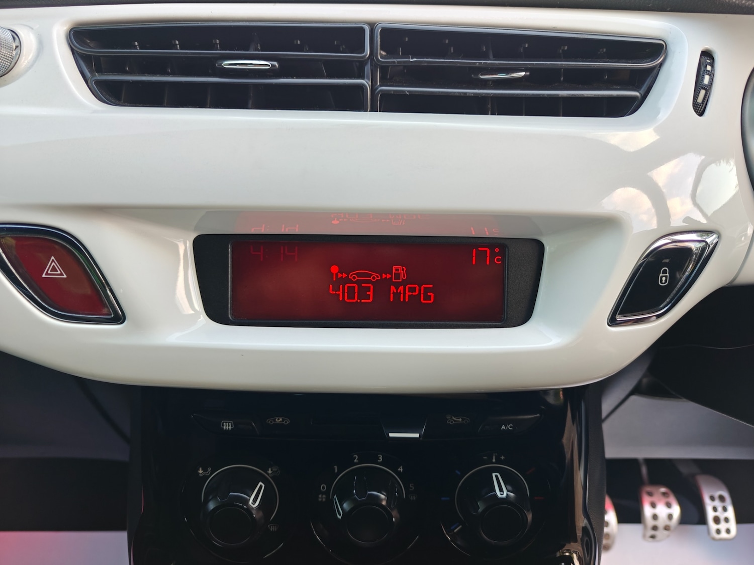 Used Citroen DS3 2010 for sale - 76831223: Photo 44