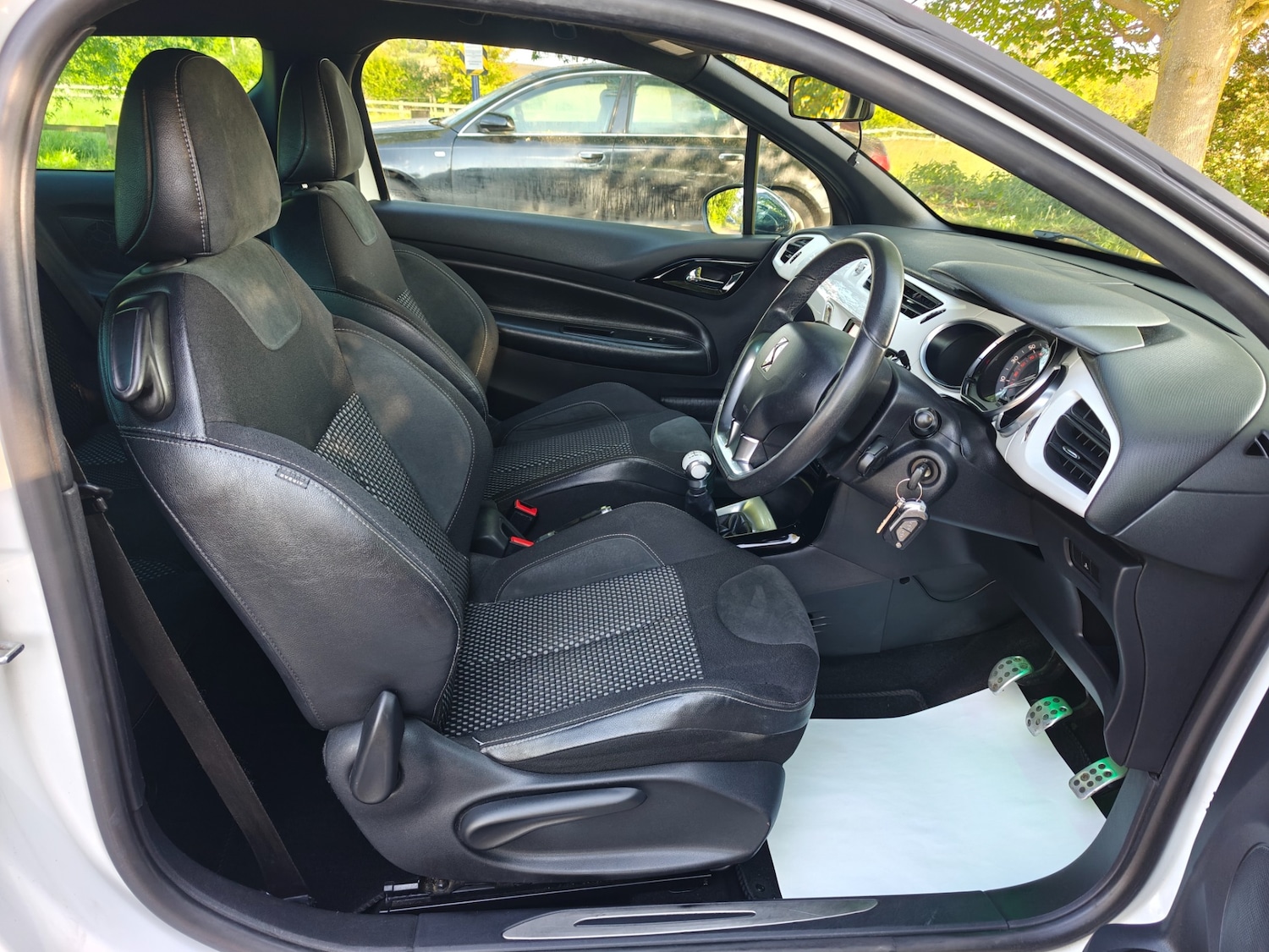 Used Citroen DS3 2010 for sale - 76831223: Photo 7