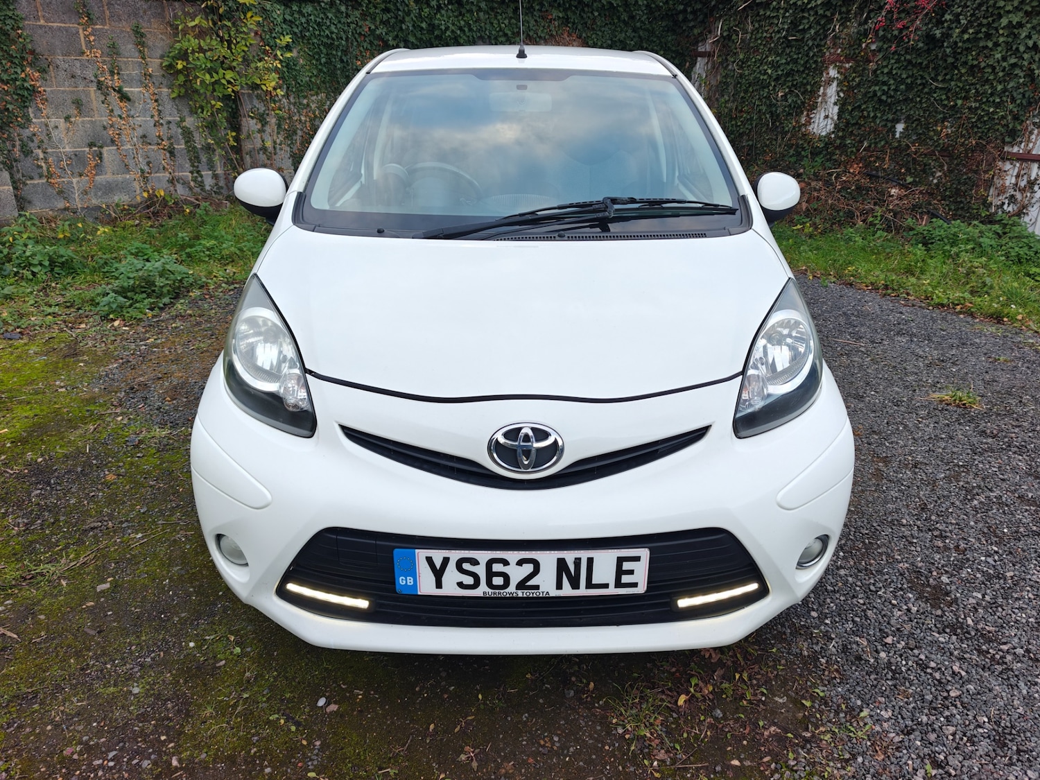 Used Toyota AYGO 2013 for sale - 76470886: Photo 2