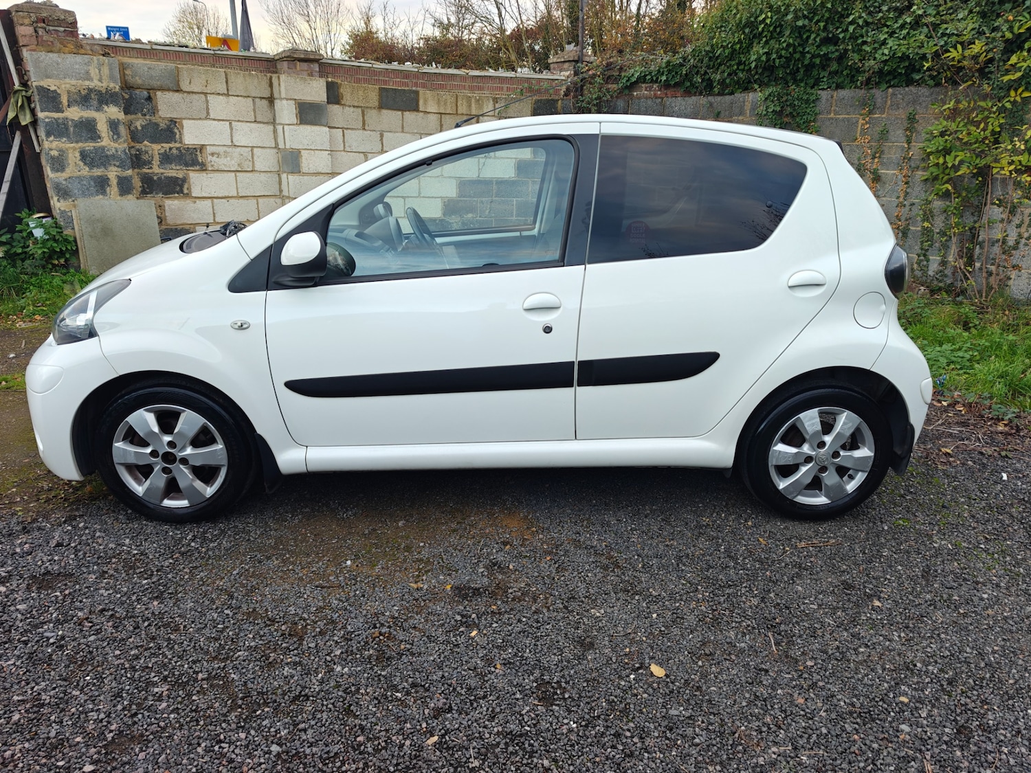 Used Toyota AYGO 2013 for sale - 76470886: Photo 20