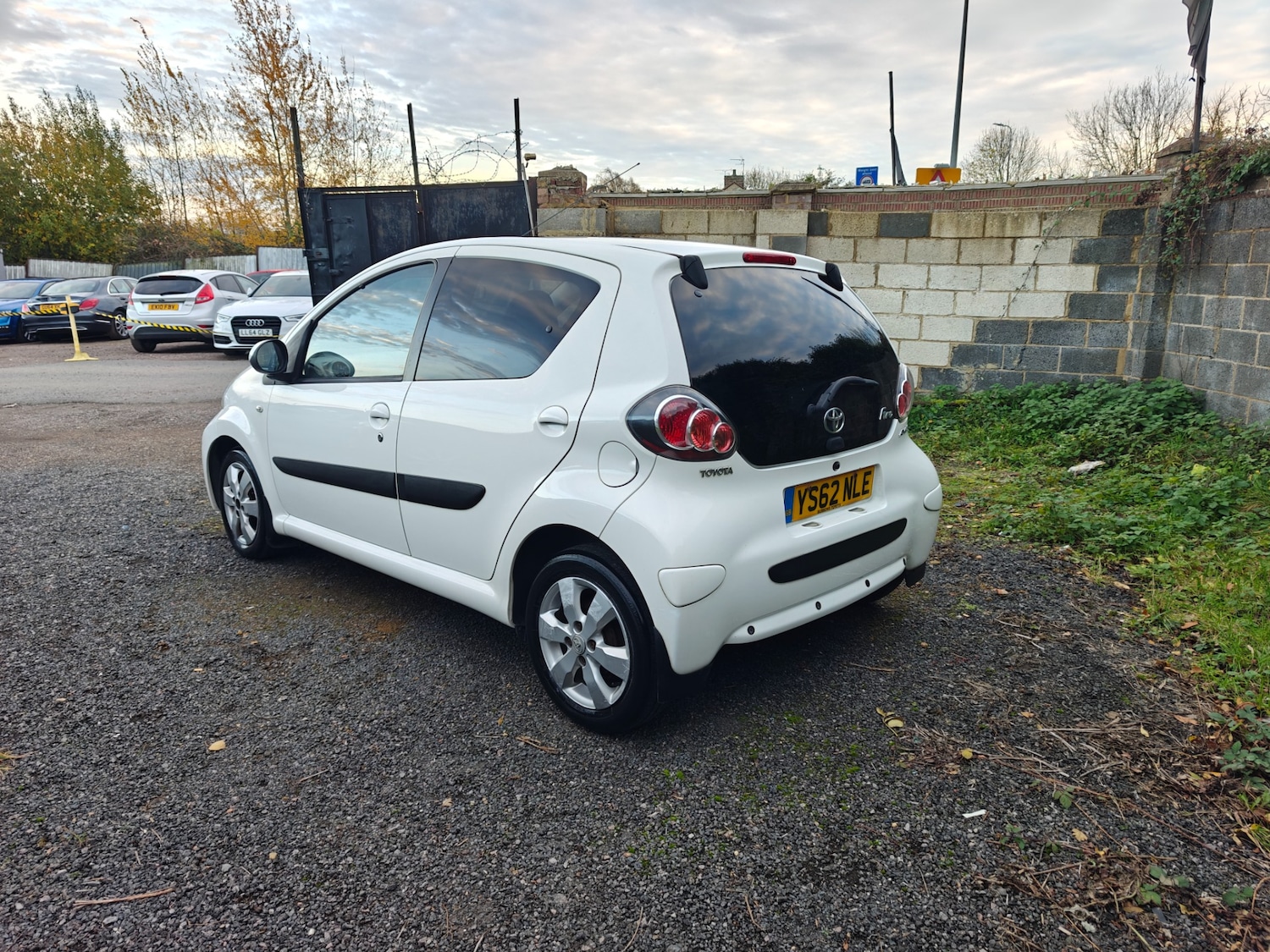 Used Toyota AYGO 2013 for sale - 76470886: Photo 21