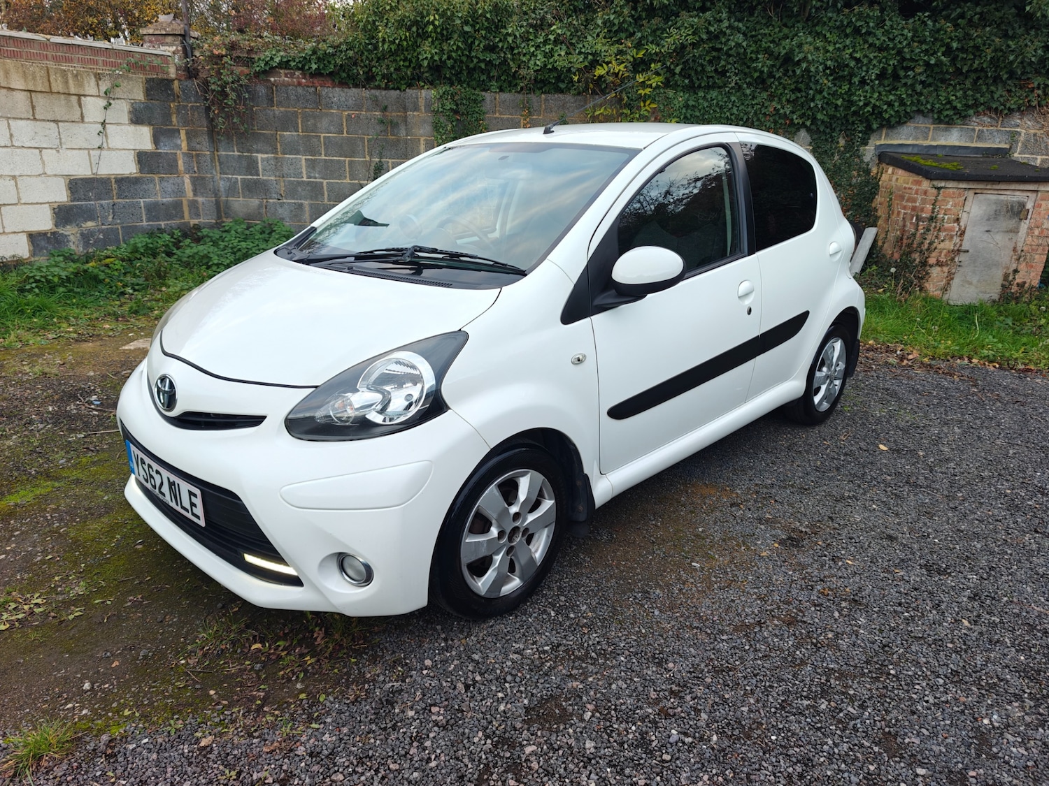 Used Toyota AYGO 2013 for sale - 76470886: Photo 3