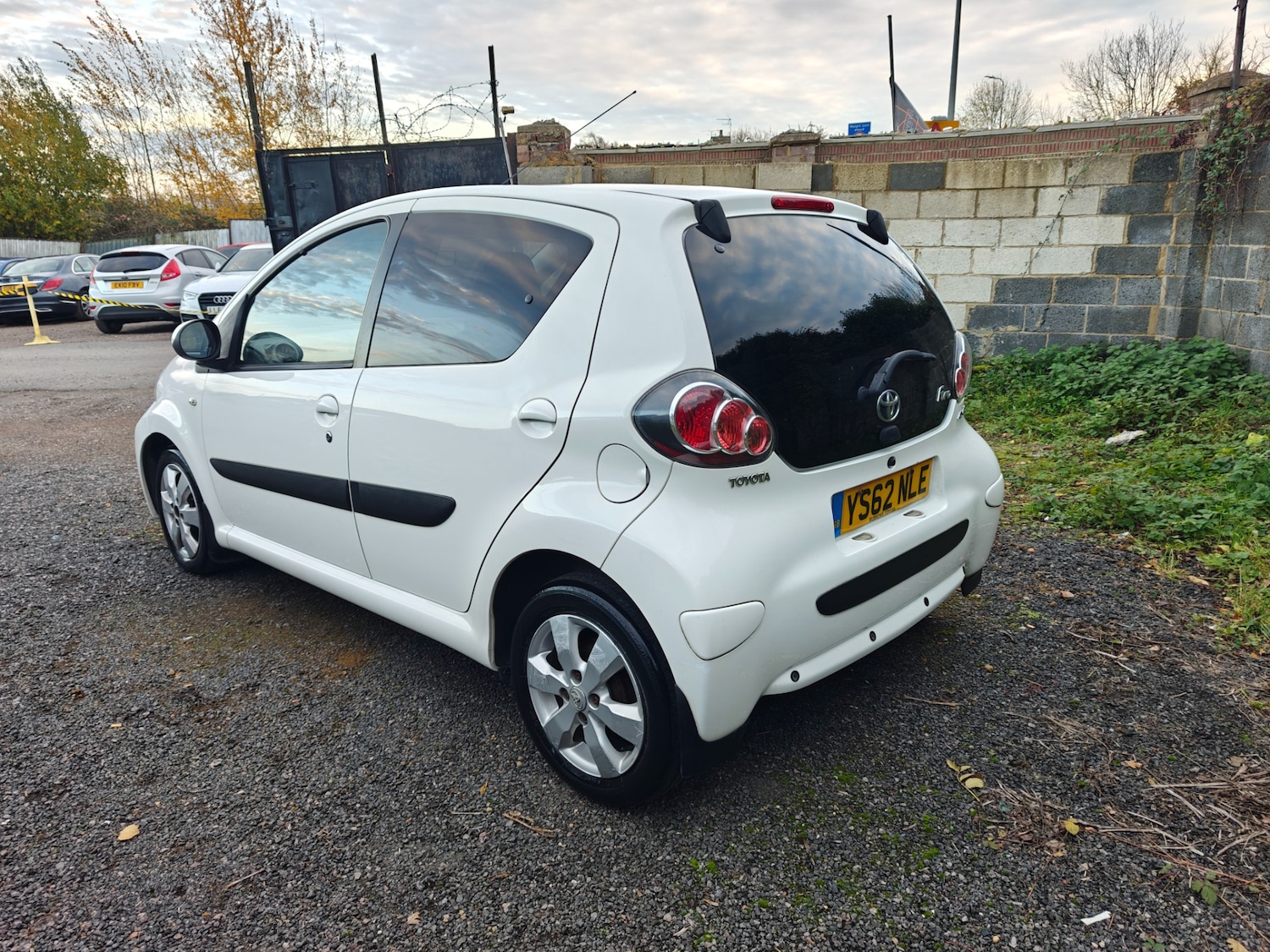 Used Toyota AYGO 2013 for sale - 76470886: Photo 4
