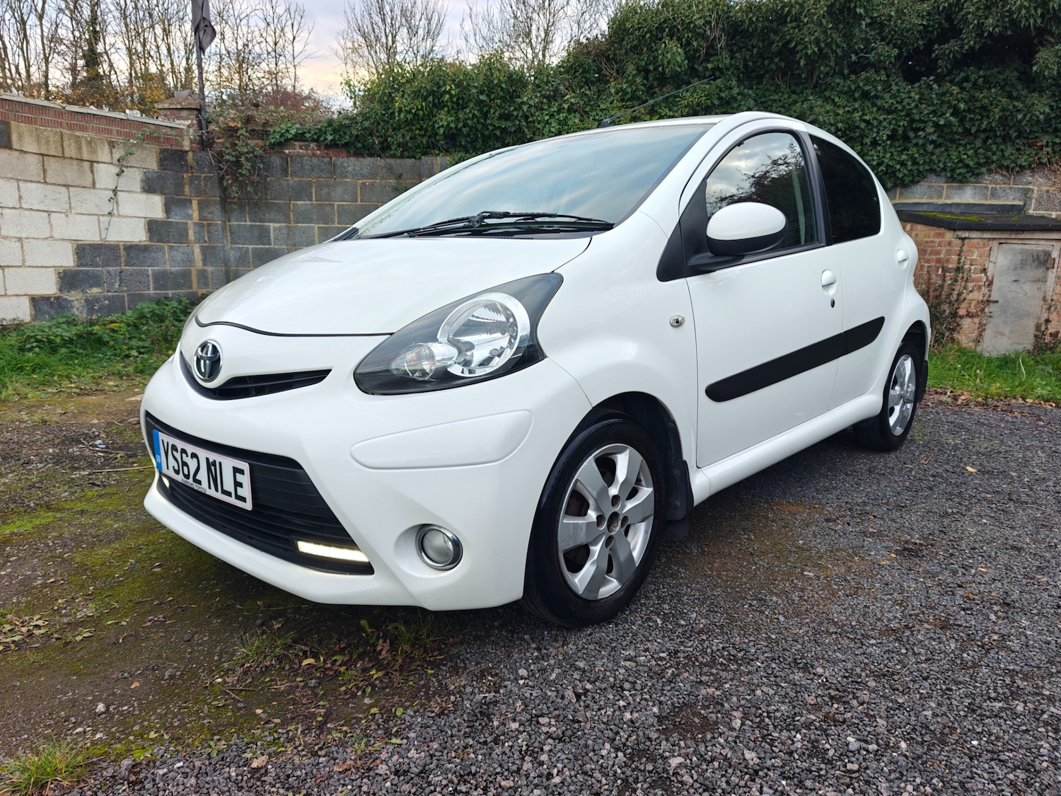 Used Toyota AYGO 2013 for sale - 76470886: Photo 9