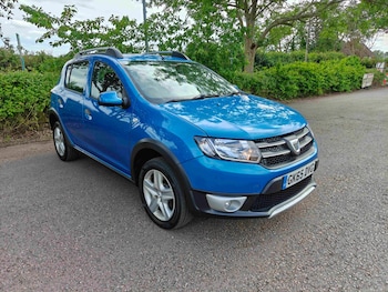 Used Dacia Sandero Stepway 2015 for sale - 78901022: Photo