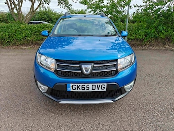 Used Dacia Sandero Stepway 2015 for sale - 78901022: Photo