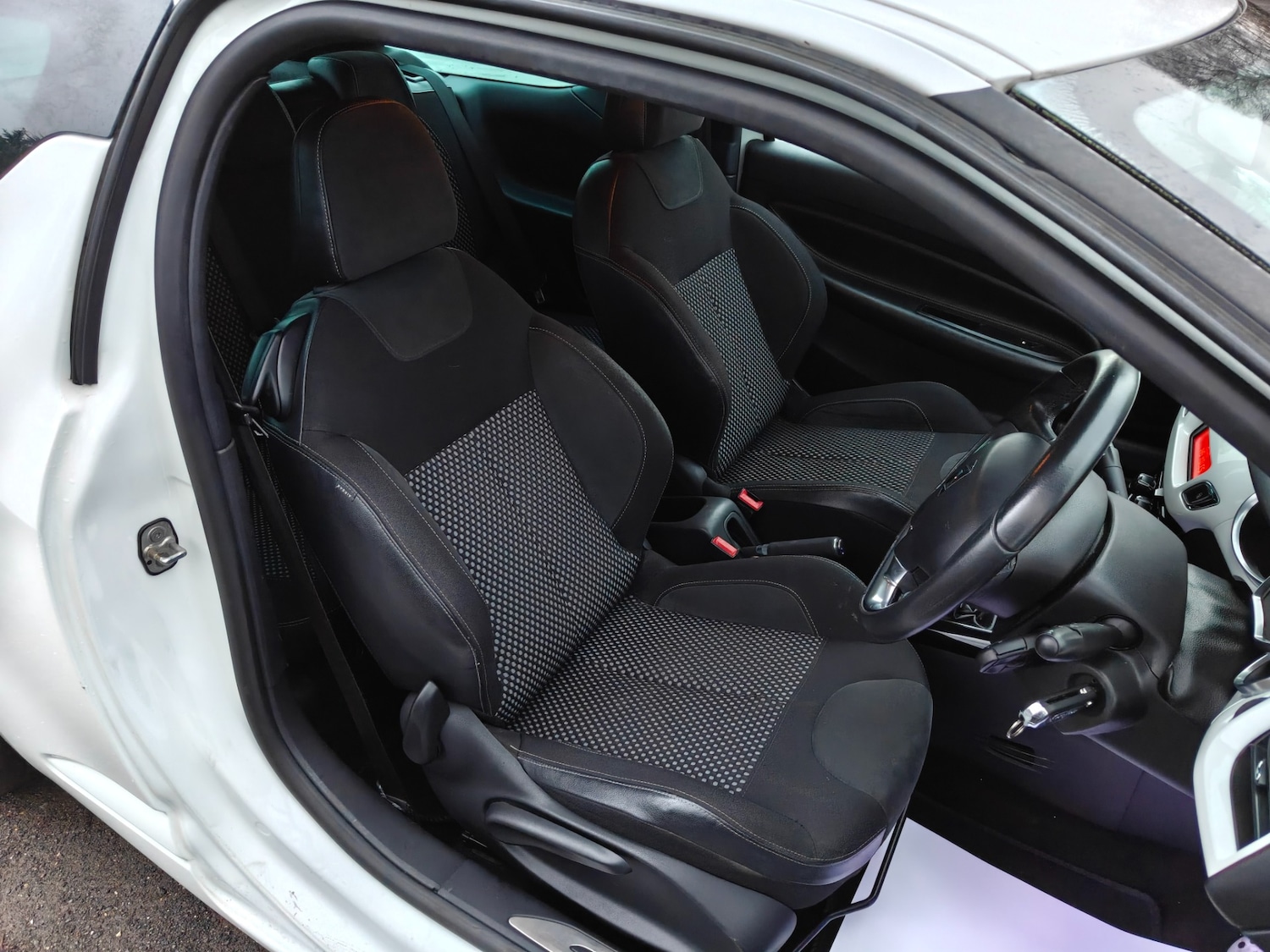 Used Citroen DS3 2010 for sale - 77274469: Photo 44