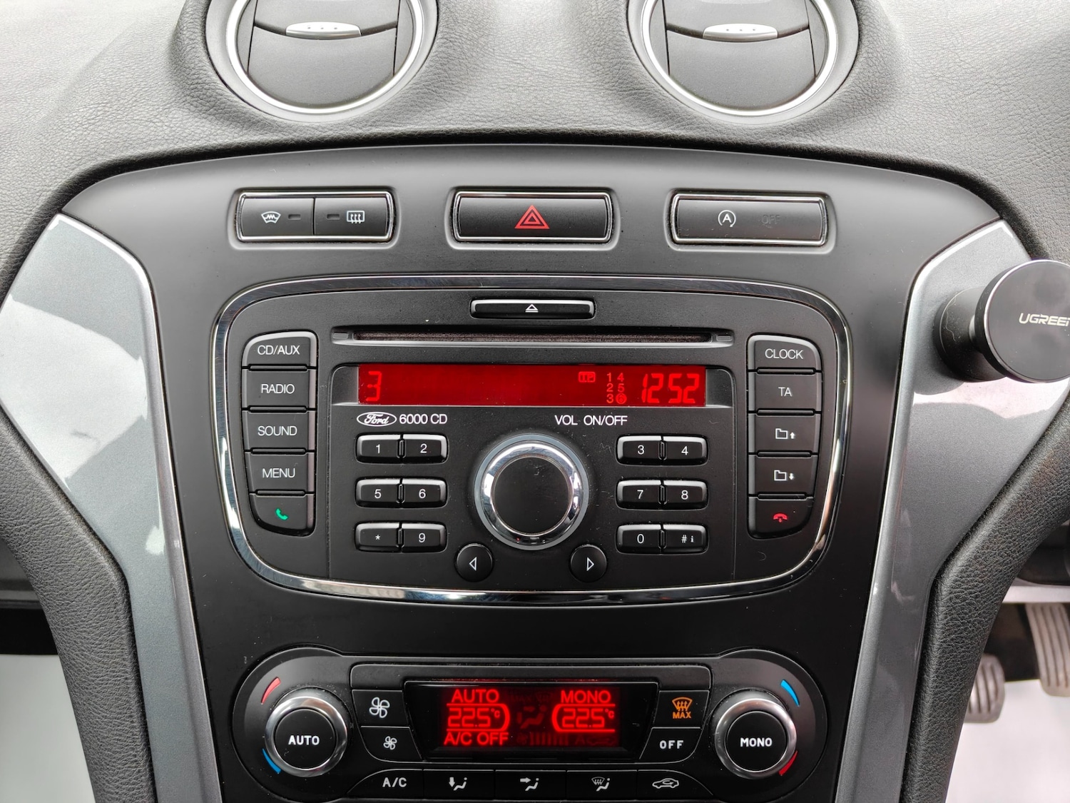 Used Ford Mondeo 2012 for sale - 77165116: Photo 38