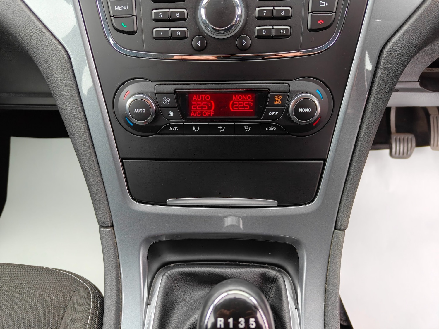 Used Ford Mondeo 2012 for sale - 77165116: Photo 64