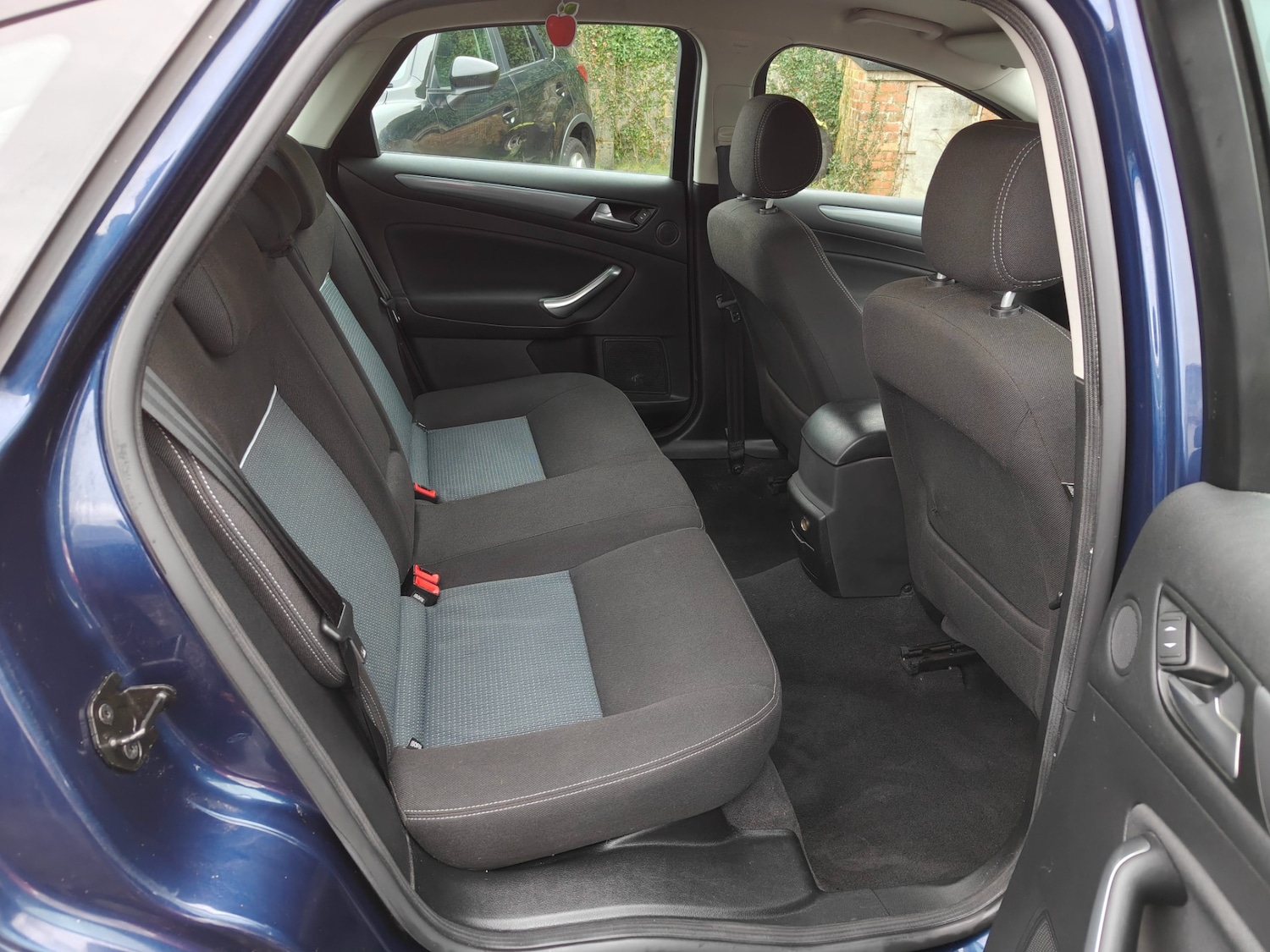 Used Ford Mondeo 2012 for sale - 77165116: Photo 8