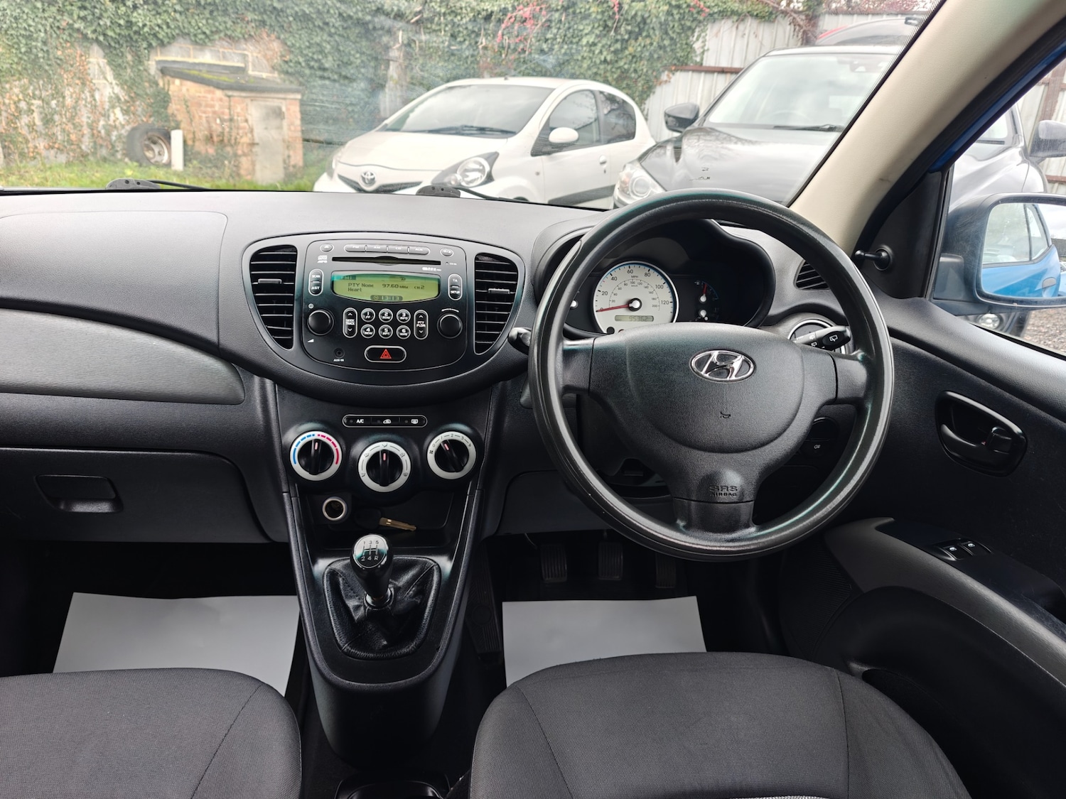 Used Hyundai i10 2010 for sale - 76544379: Photo 31