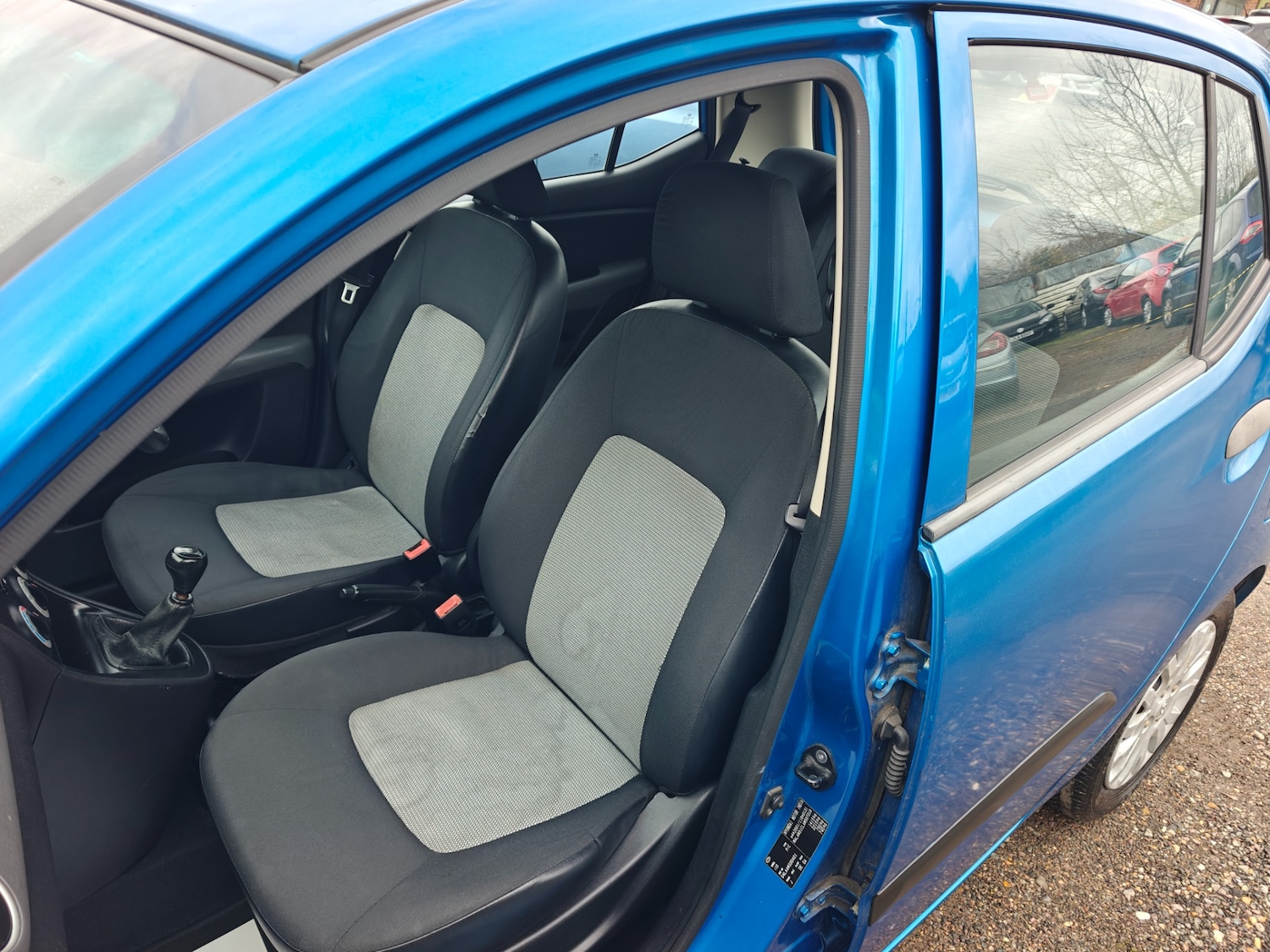 Used Hyundai i10 2010 for sale - 76544379: Photo 45