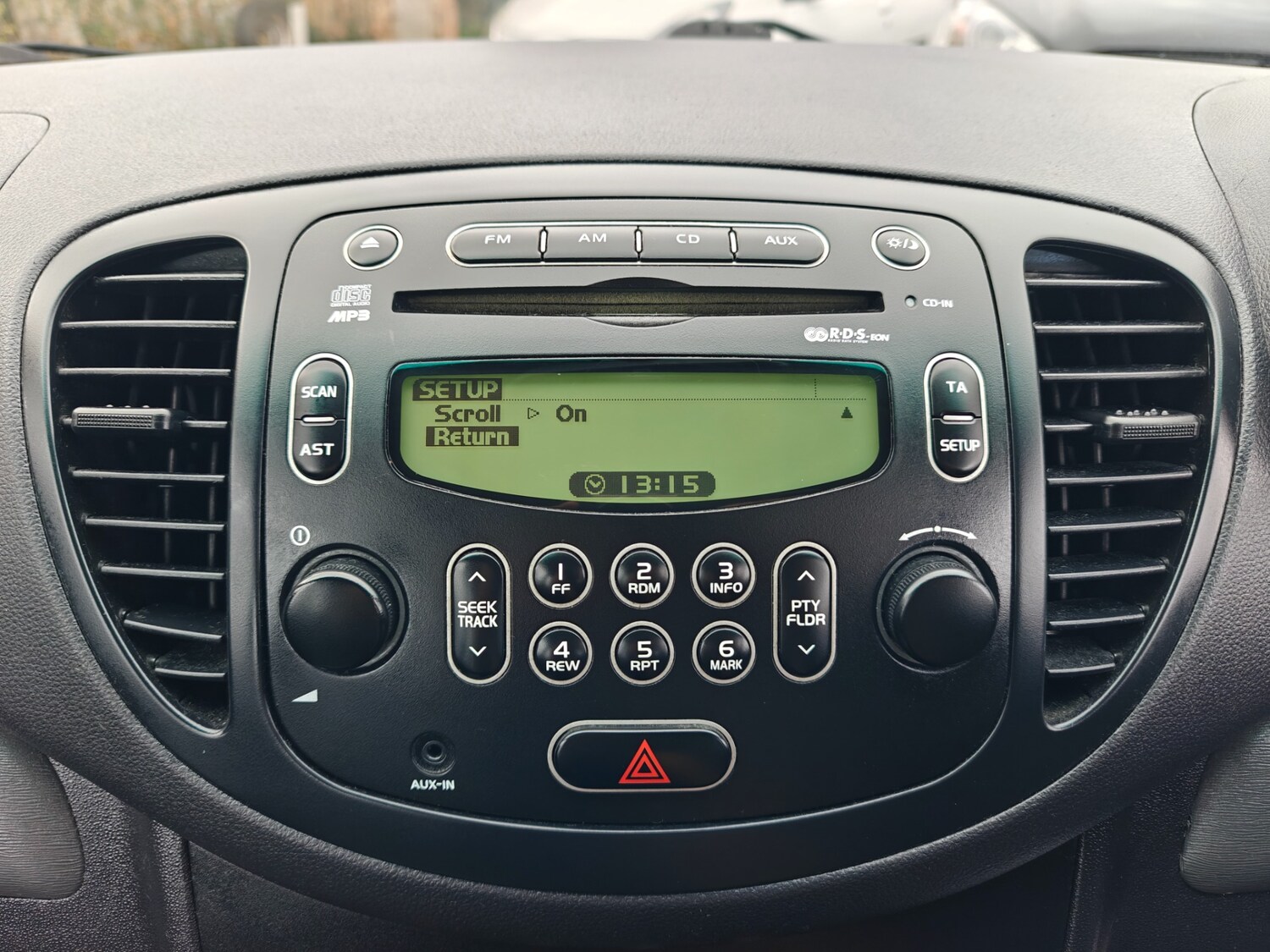 Used Hyundai i10 2010 for sale - 76544379: Photo 51