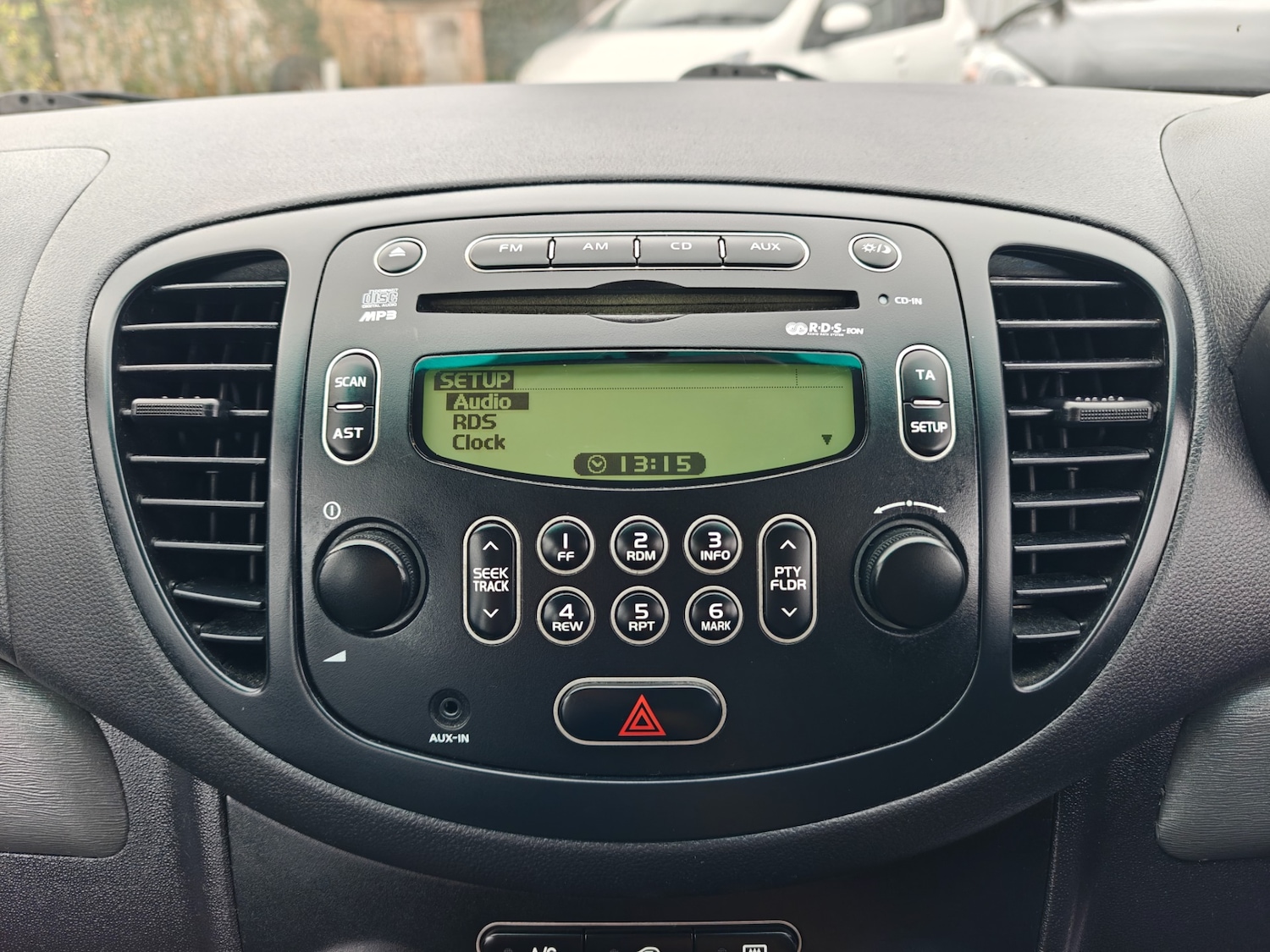 Used Hyundai i10 2010 for sale - 76544379: Photo 52