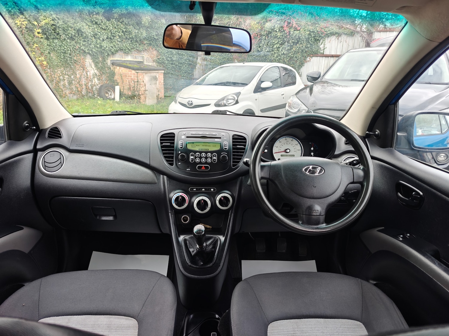 Used Hyundai i10 2010 for sale - 76544379: Photo 9