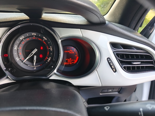 Used Citroen DS3 2010 for sale - 74736501: Photo 41